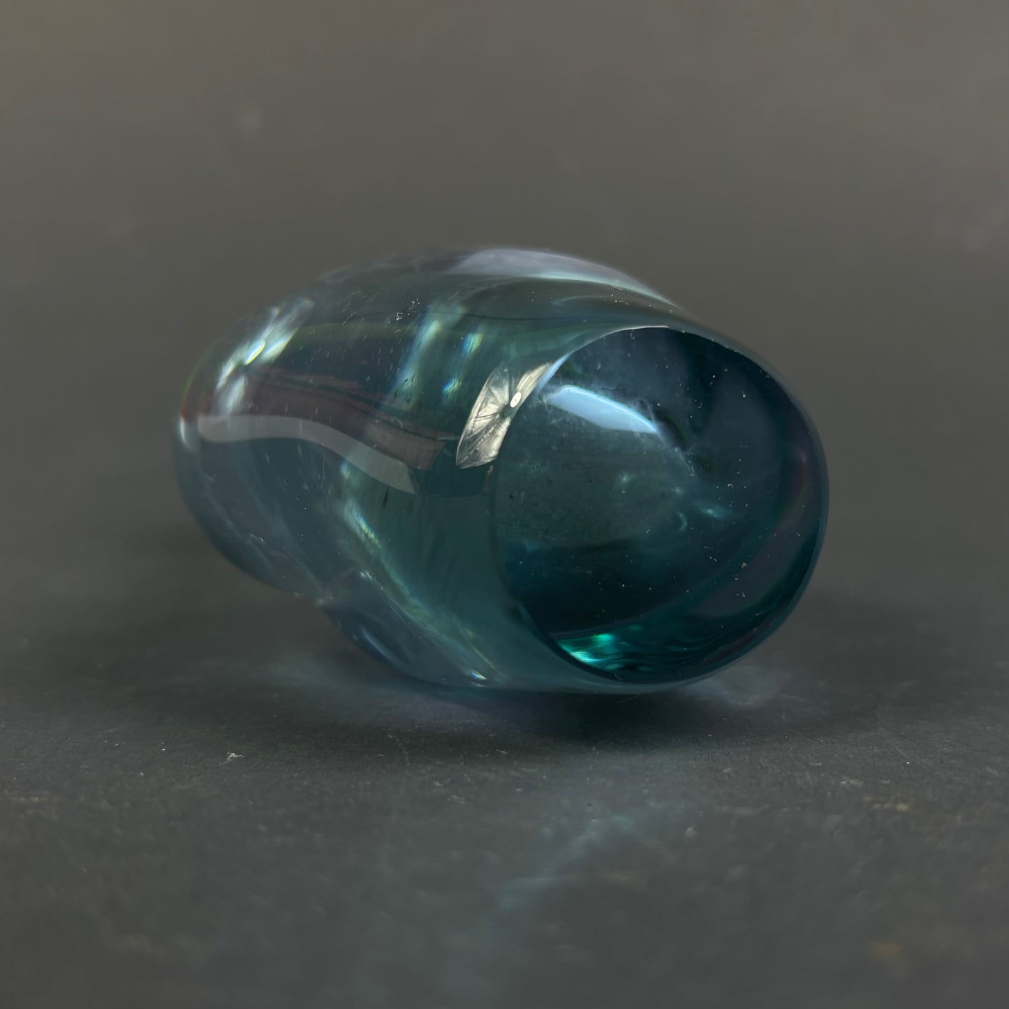Vintage Rikaro Neodymium Alexandrite Glass Vase – Czech Republic