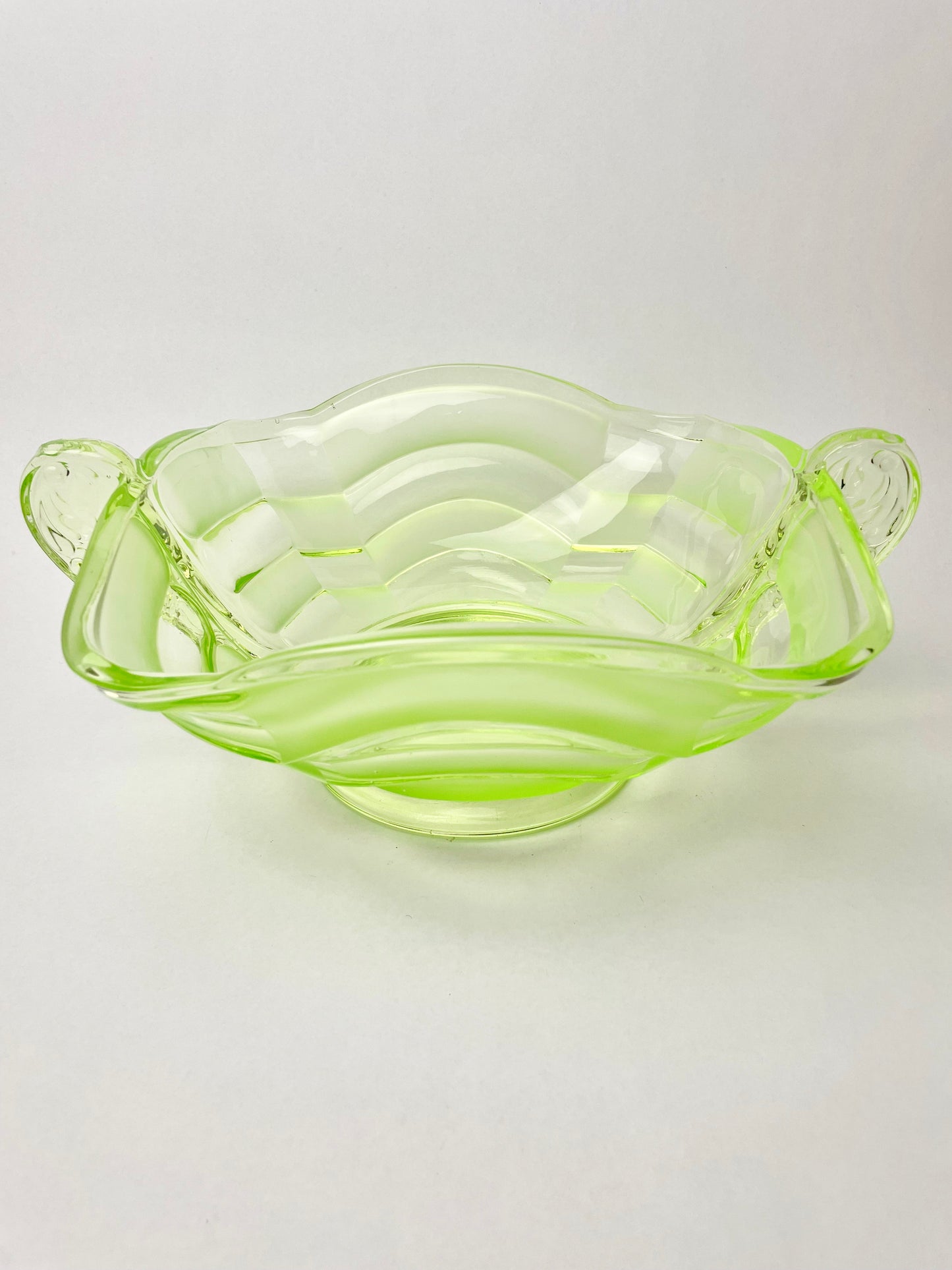 Sowerby Green Uranium Handled Salad Bowl 2572