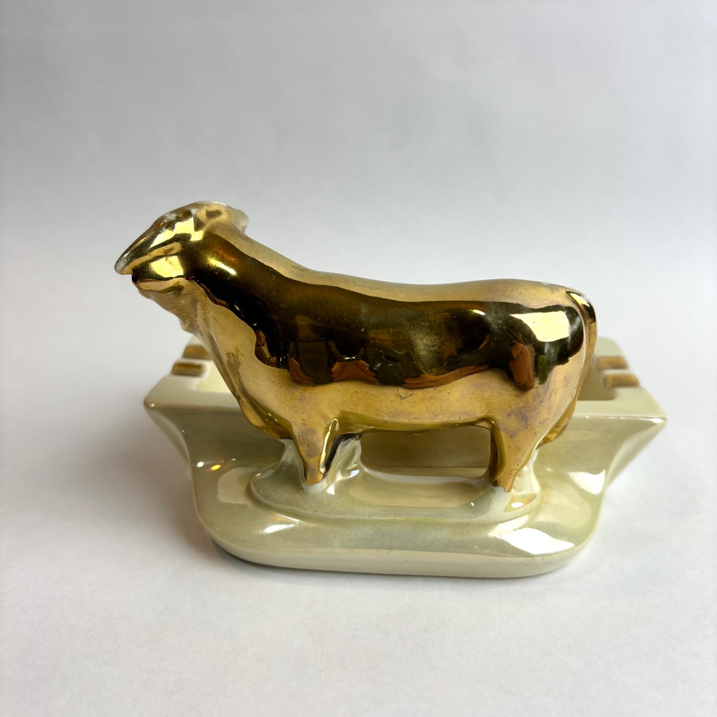 Wembley Ware Trough Ashtray with Bull – Gold Lustre