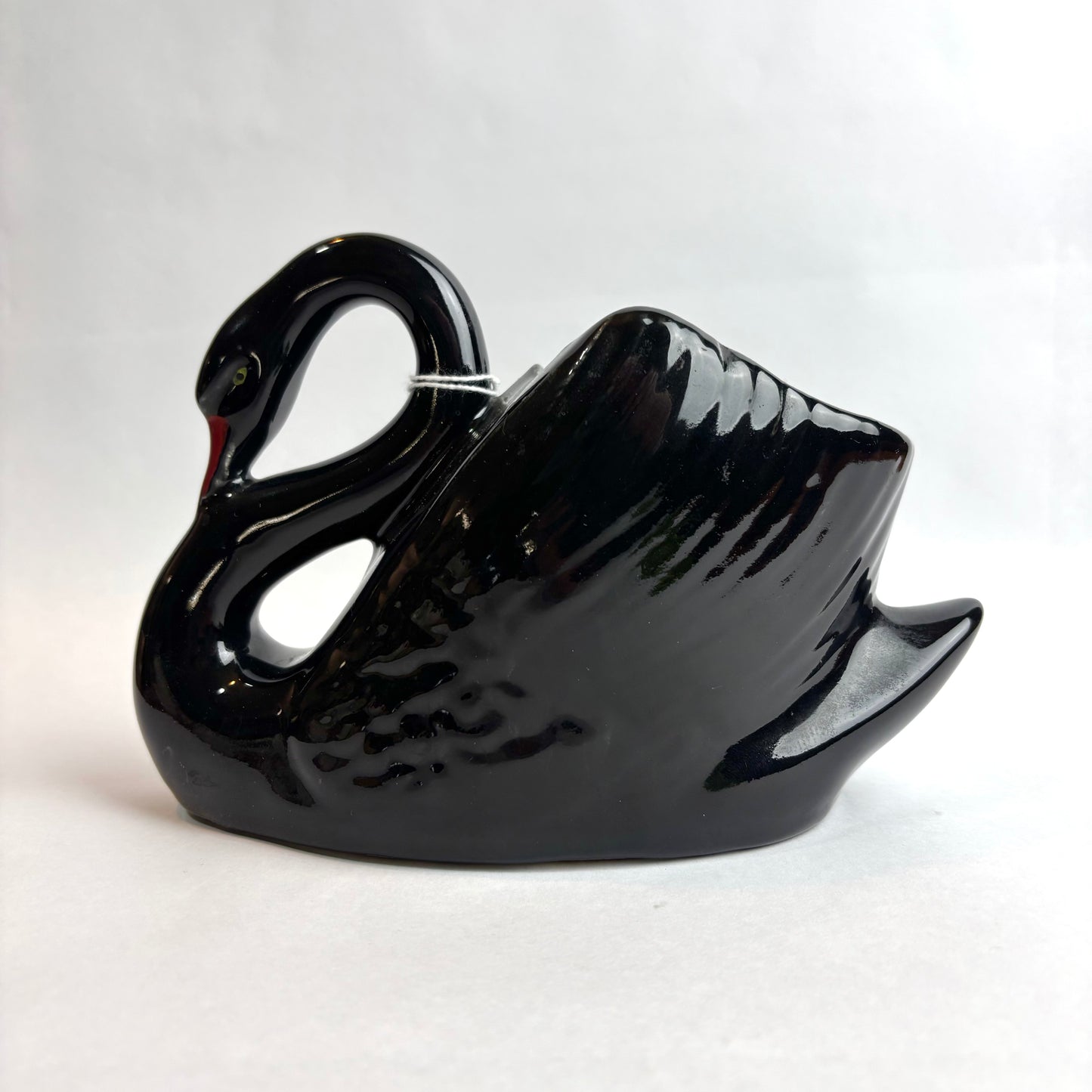 Wembley Ware Swan Vase – Black