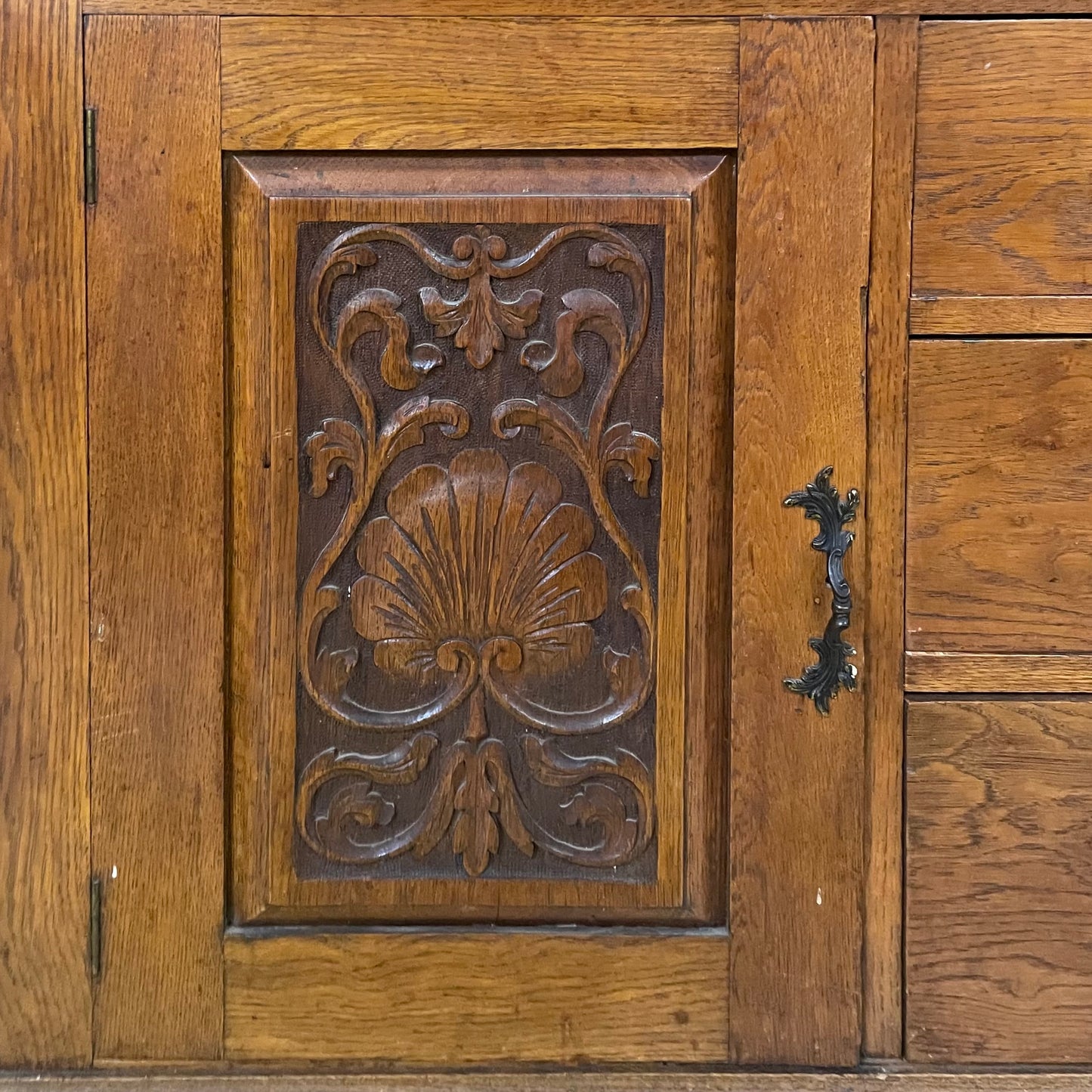 Antique Oak Sideboard with Carved Panels – Early 20th Century