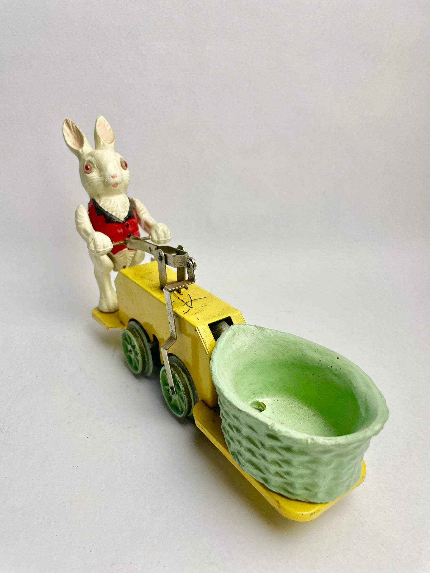 1930s Lionel Prewar Peter Rabbit Easter Bunny Handcar with Flanged Wheels