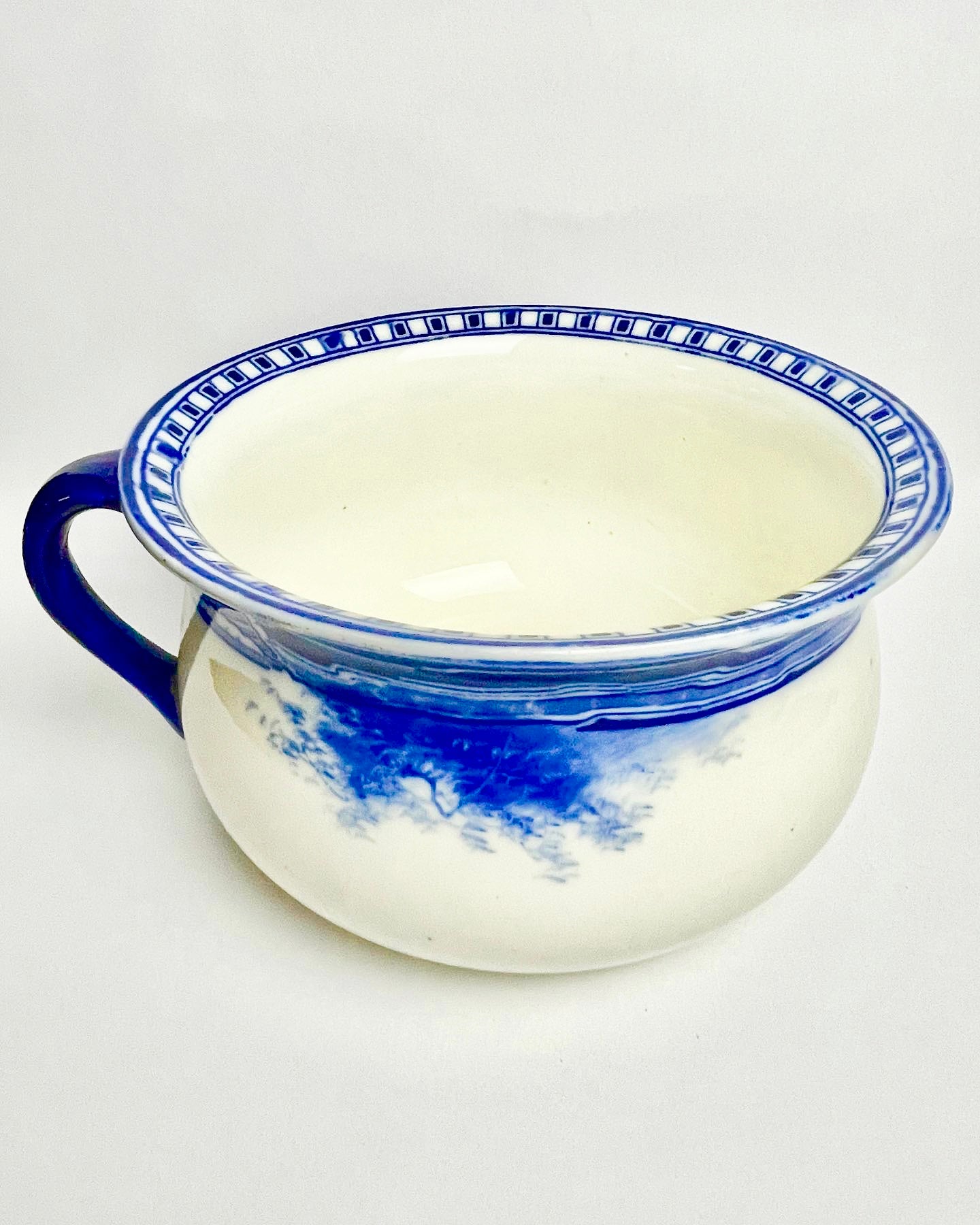 Victorian Royal Doulton Aubrey Chamber pot