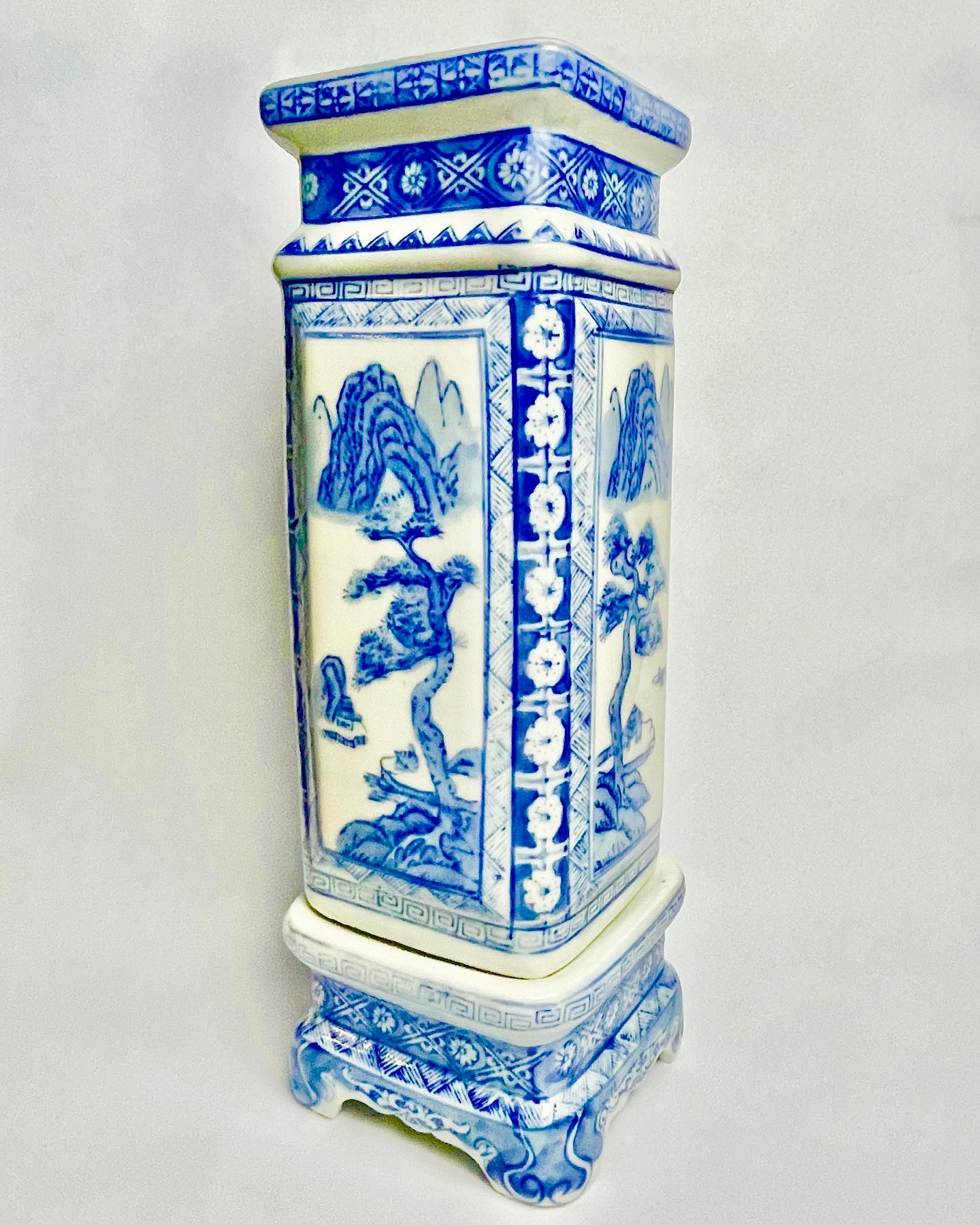 Blue and white porcelain umbrella stand