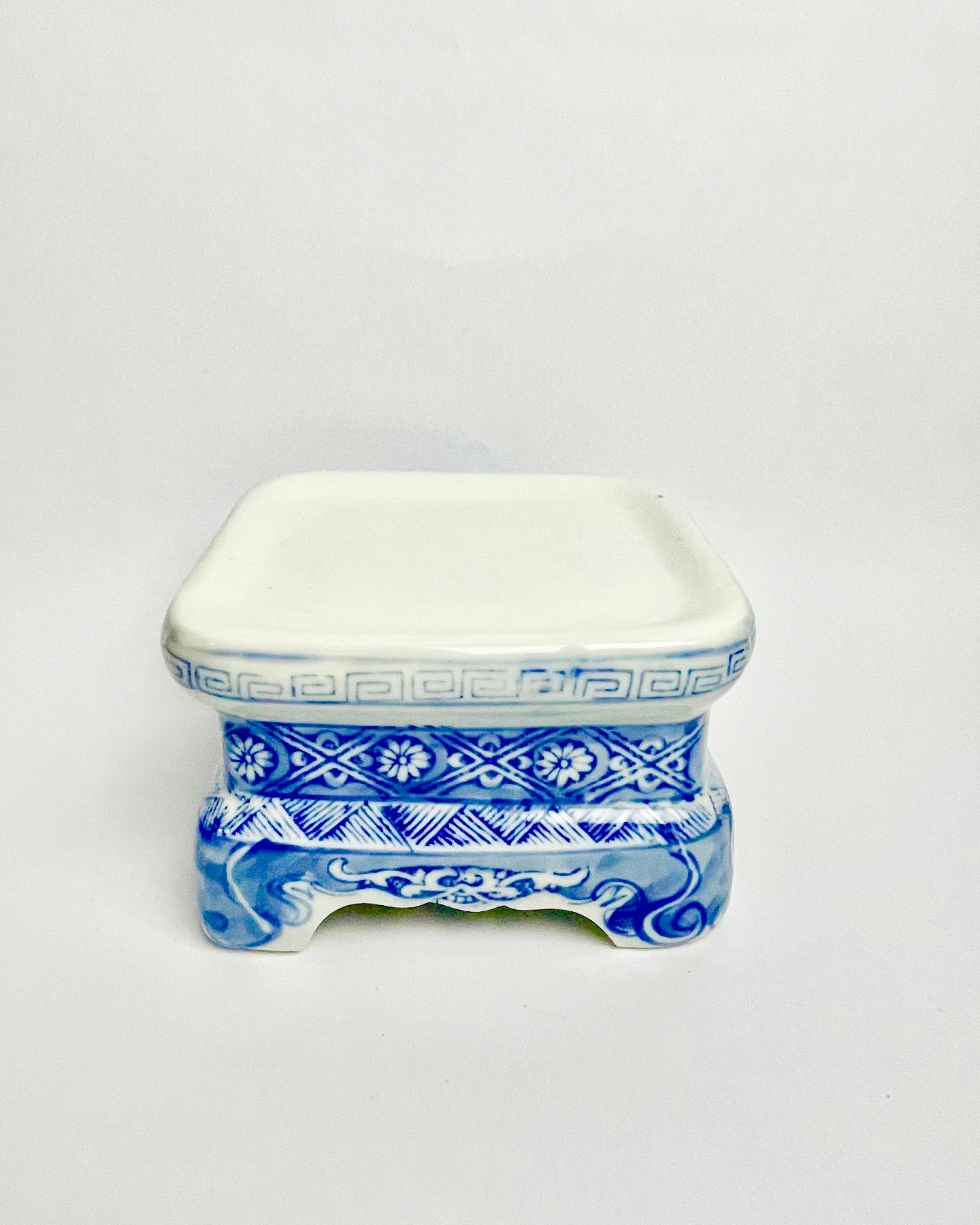 Blue and white porcelain umbrella stand