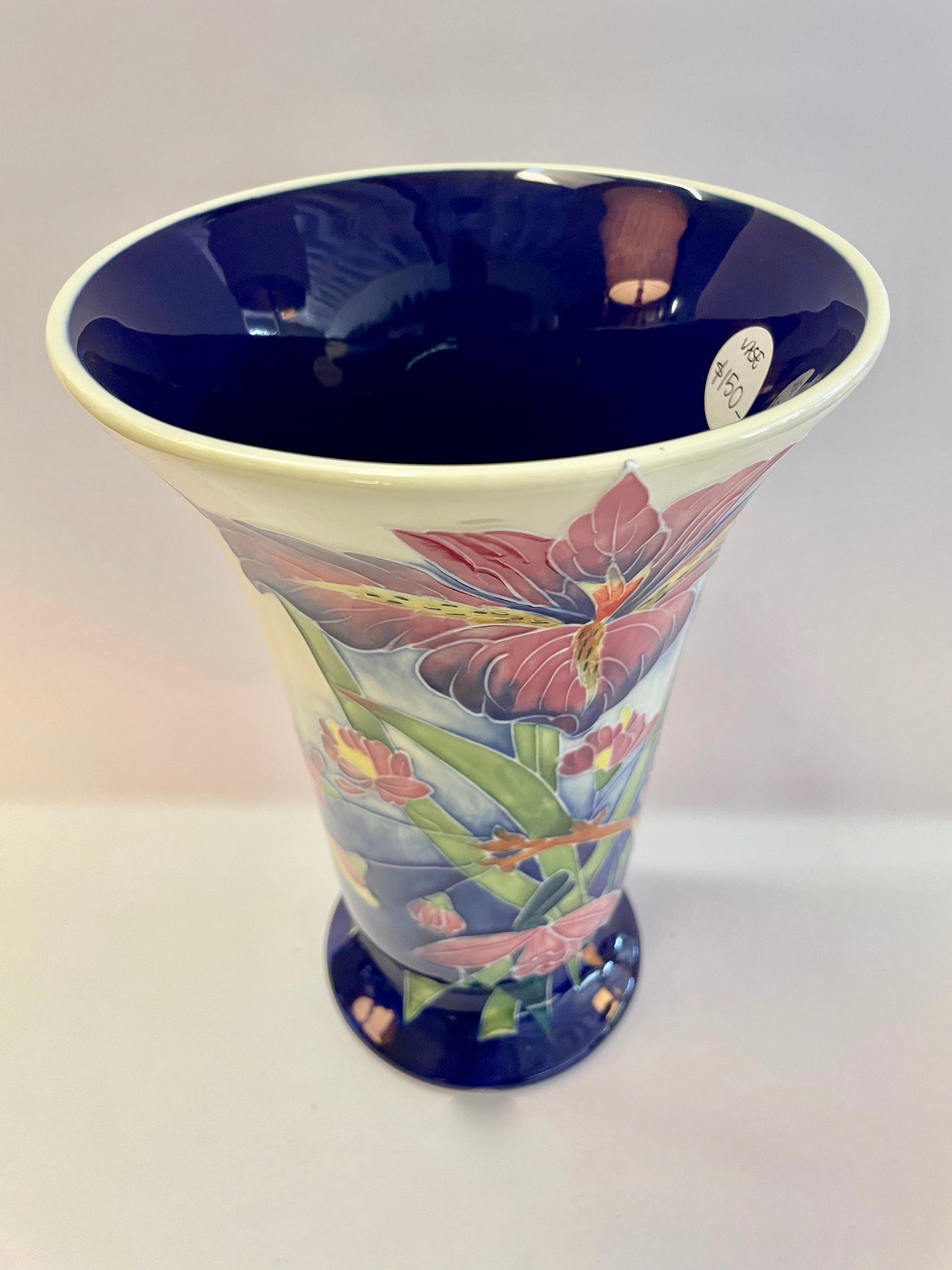 The Carlisle Collection Fine Porcelain Vase