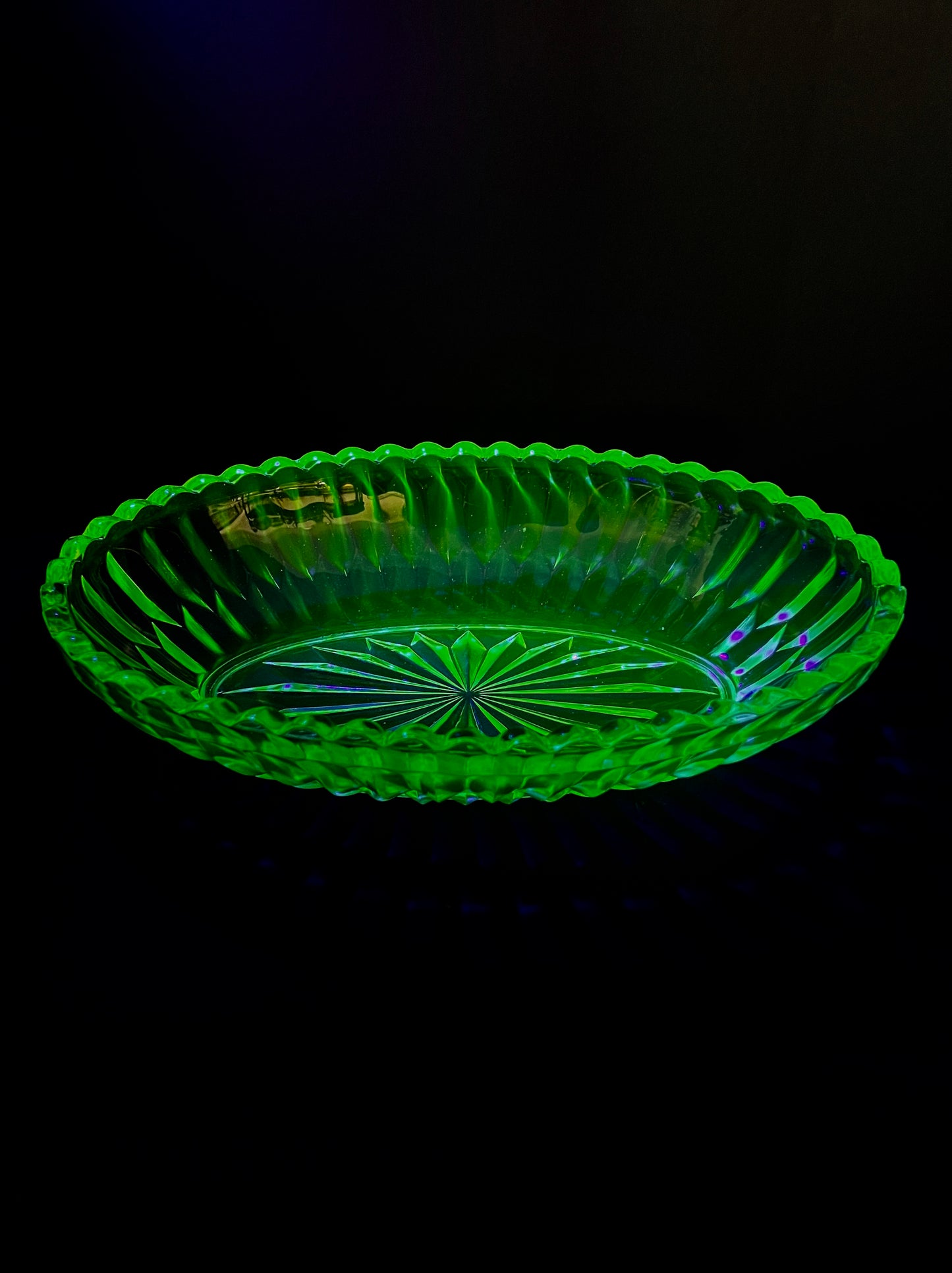 Uranium Glass Dish 21cm