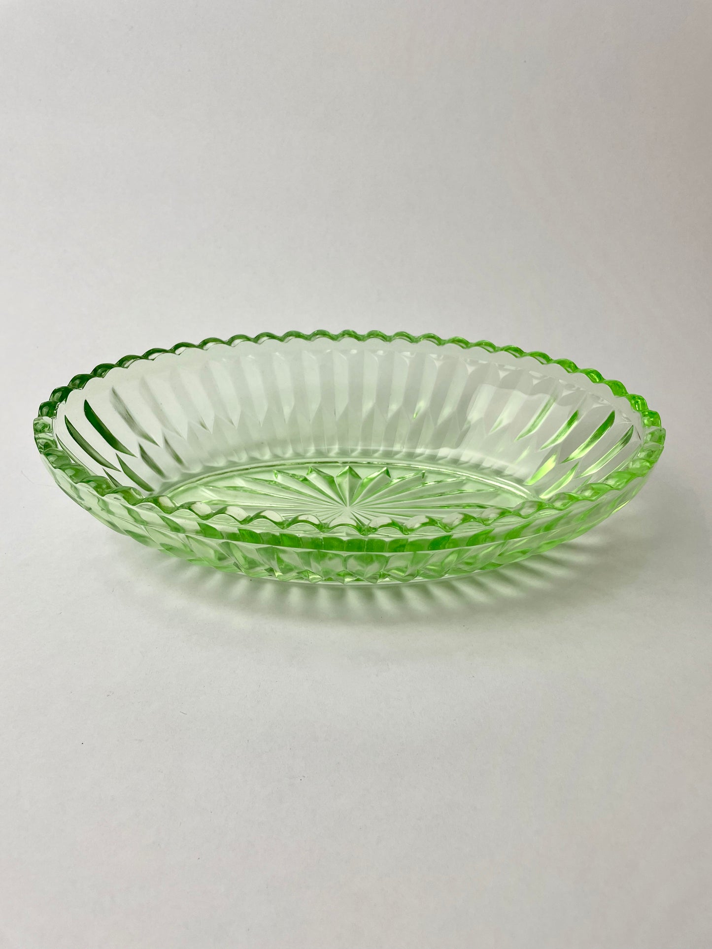 Uranium Glass Dish 21cm