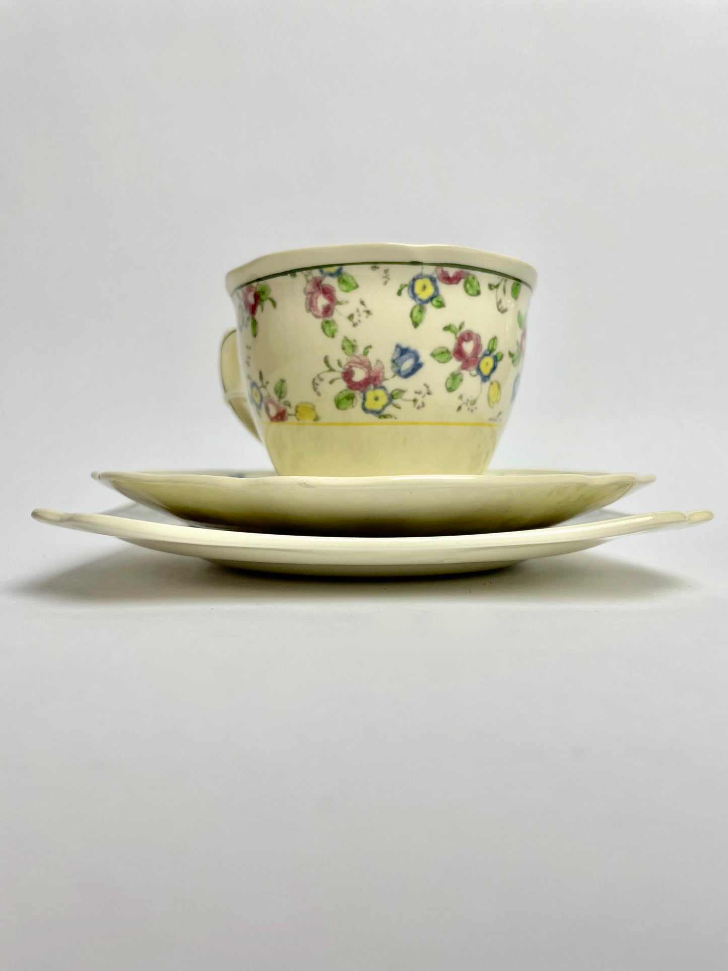 Royal Doulton Trio D5546