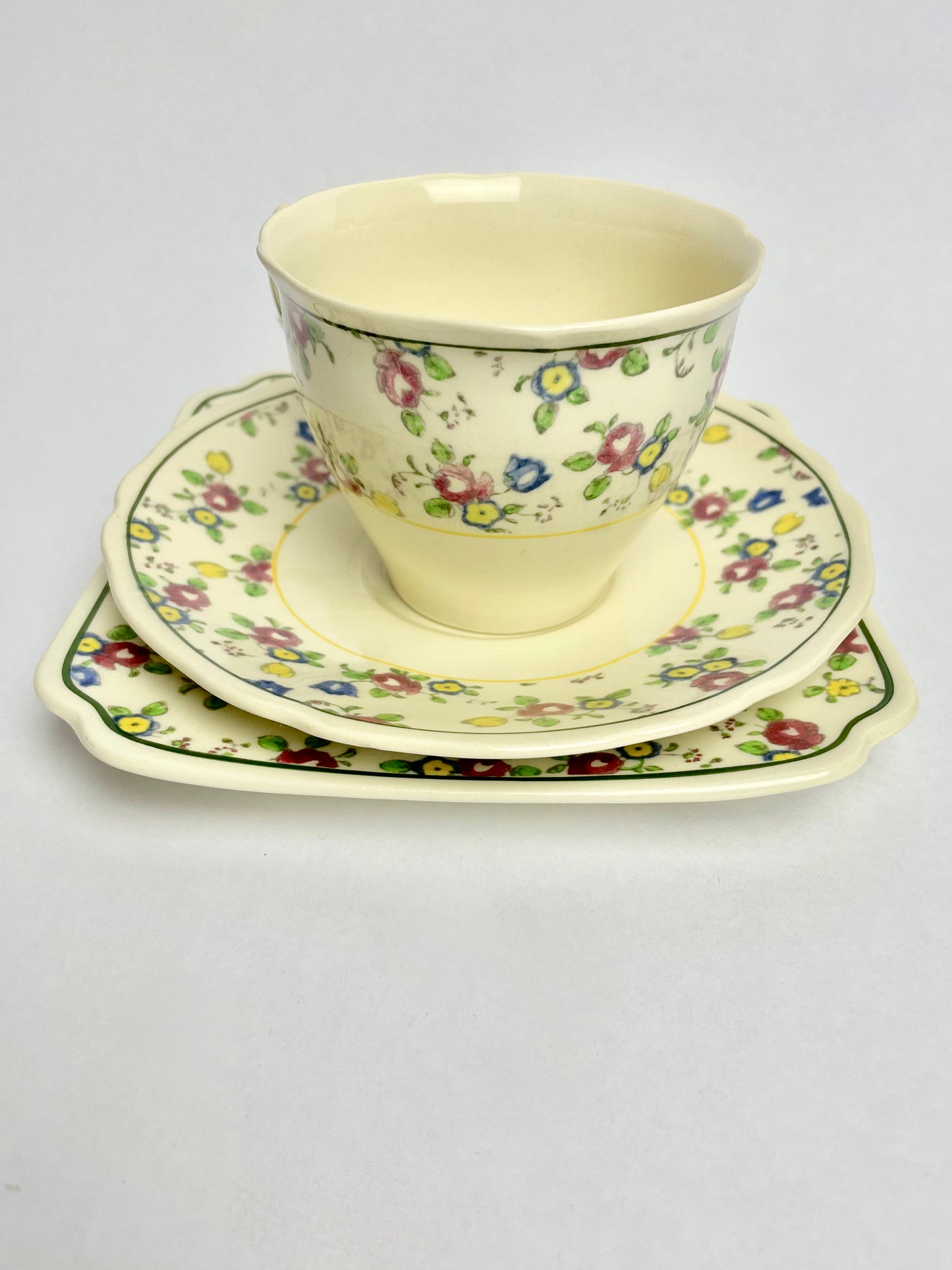Royal Doulton Trio D5546