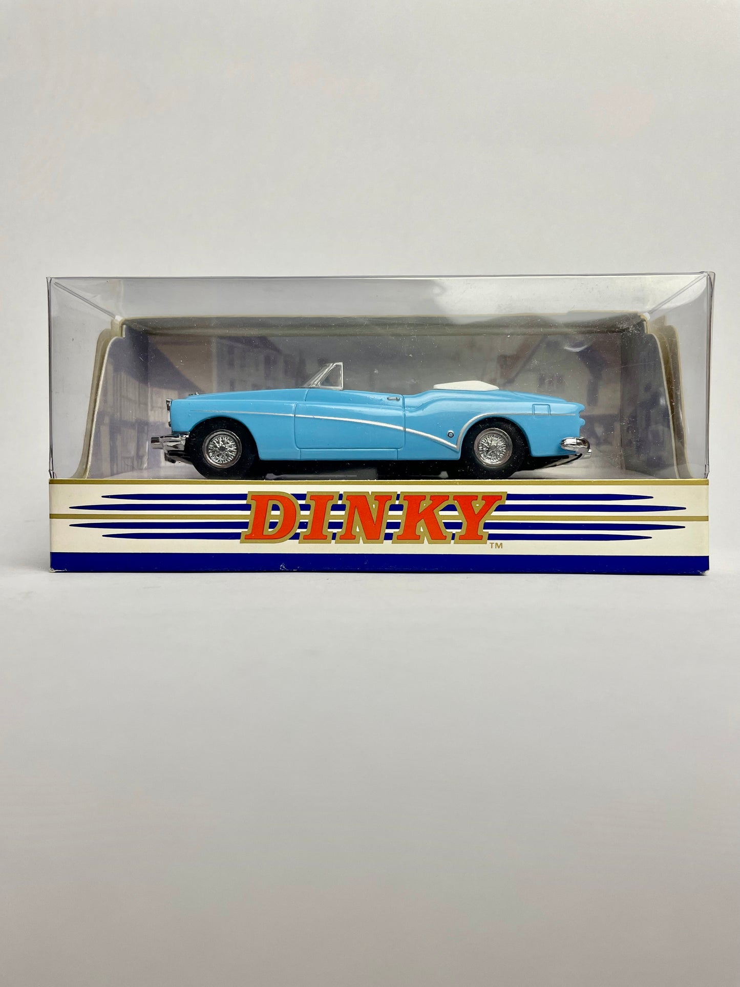 Vintage Dinky Toys 1/43 Scale 1953 Buick Skylark DY-29 boxed