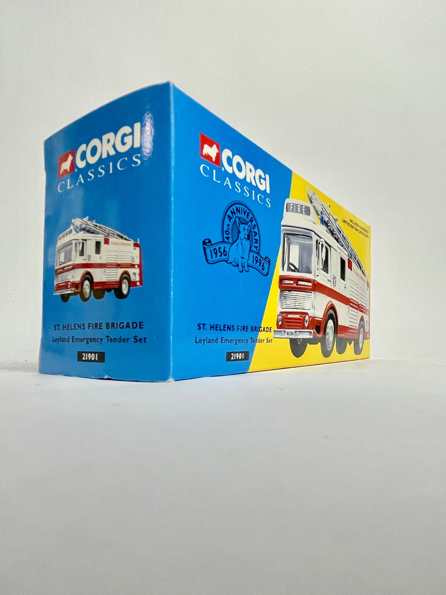 Corgi Classics Leyland Emergency Tender Set St Helens Fire Brigade boxed 21901