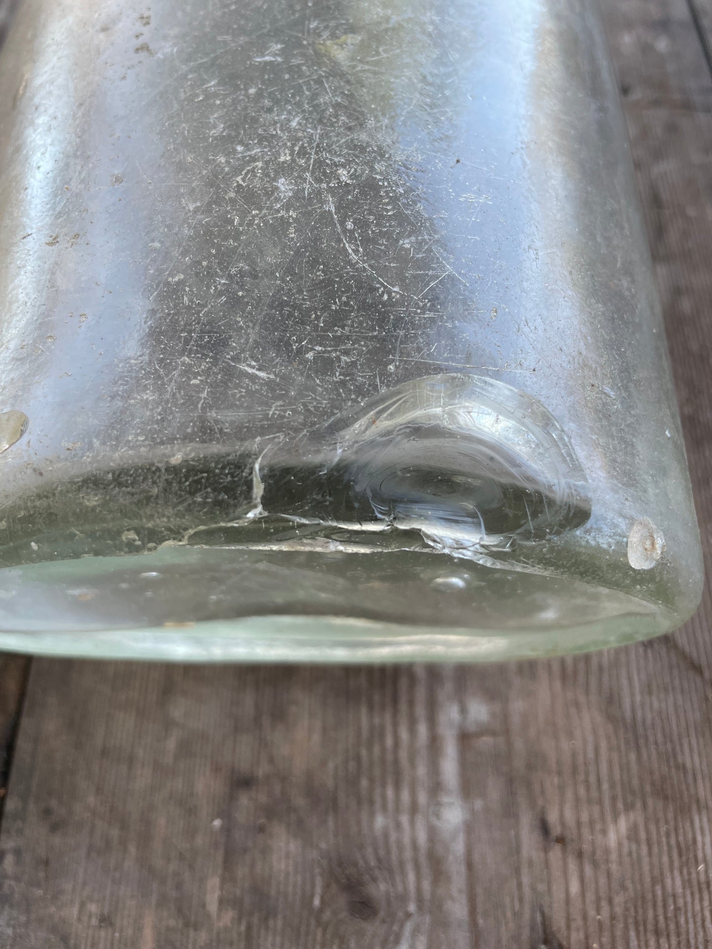 Jones Royal Hotel Quart Bottle