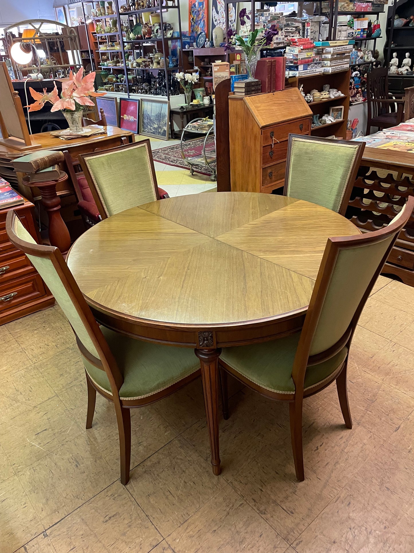 Vintage five-piece dining suite with an extendable table