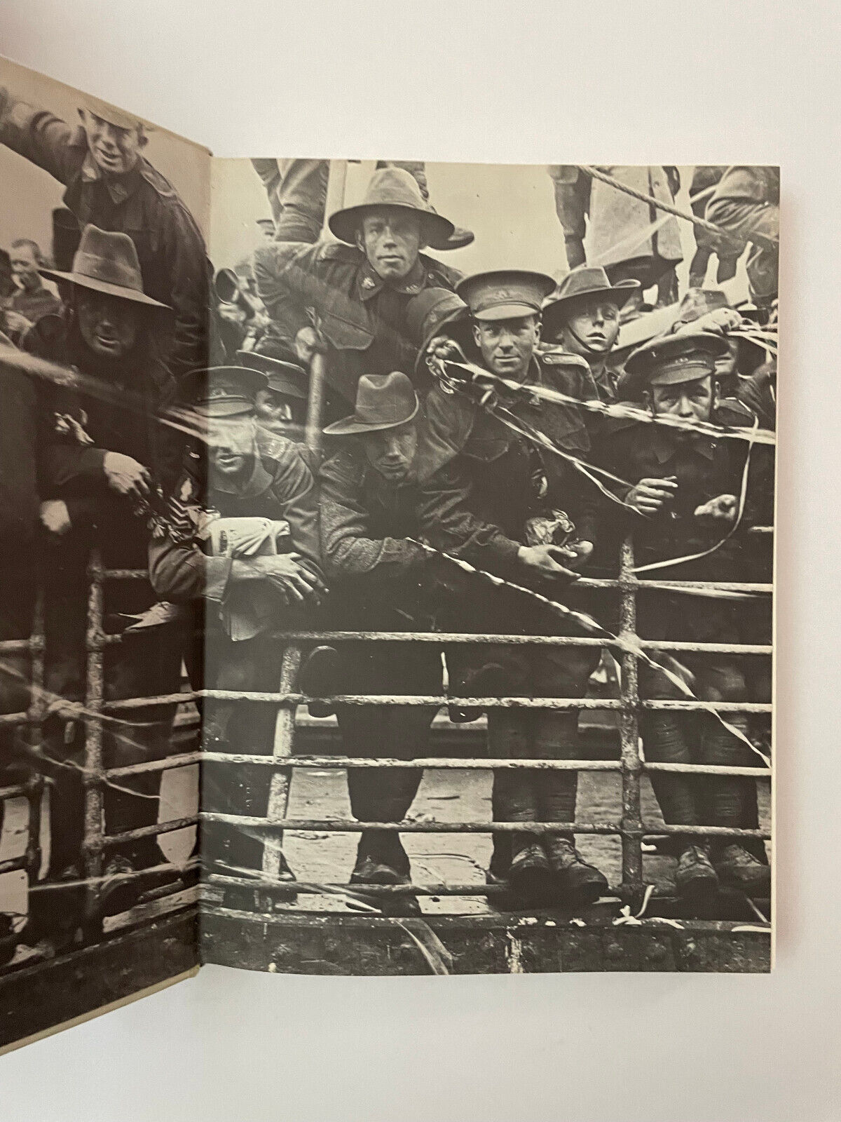 Australians at war, 1885-1972: Photographs from the collection of the Australian