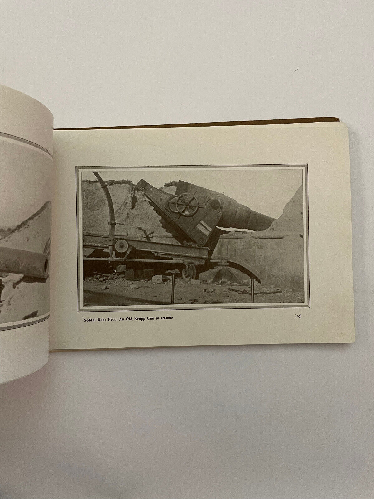 United Kingdom - british book the Dardanelles, an epic told in pictures