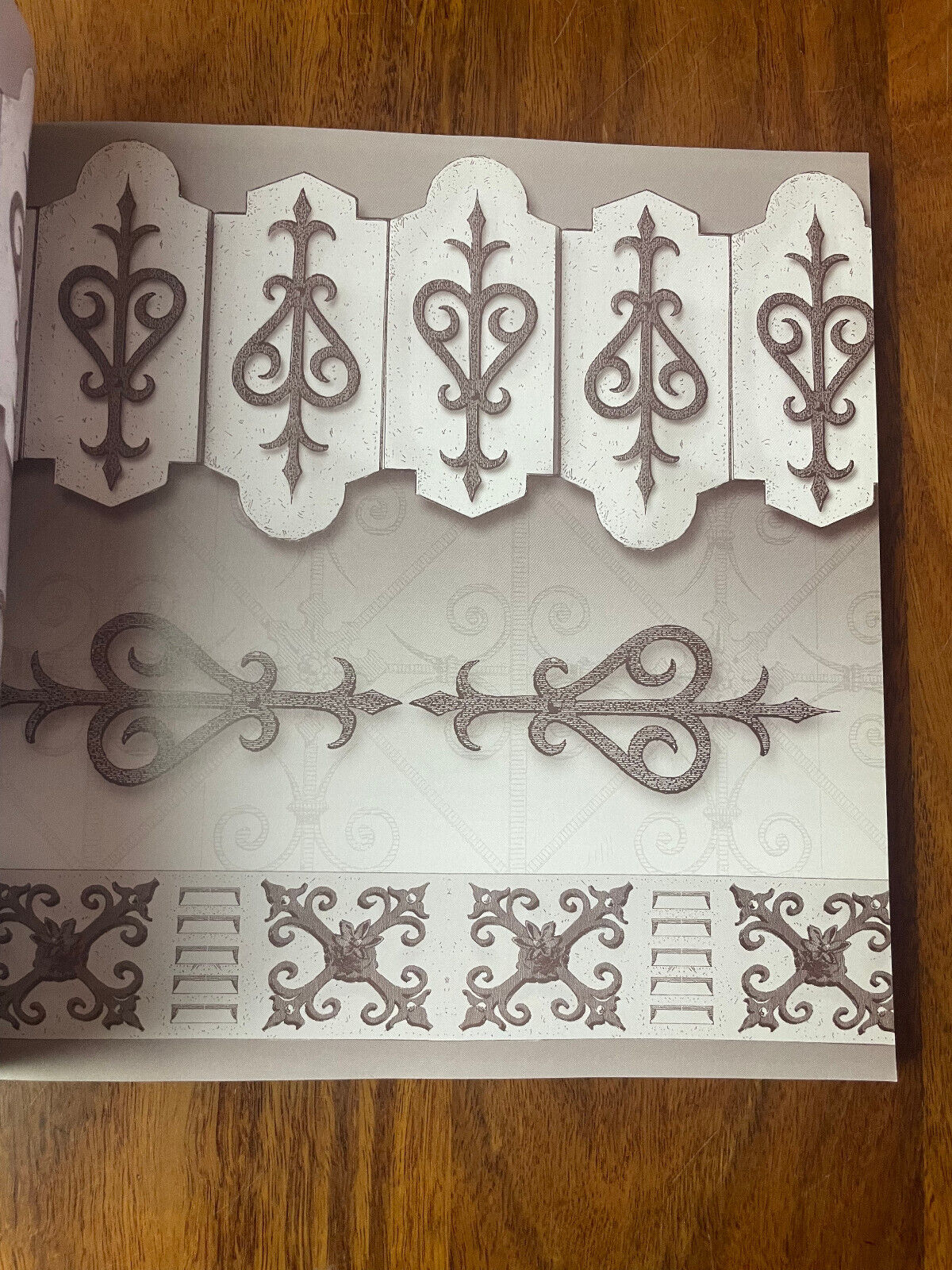Artistry in Iron: 183 Designs, Includes CD-ROM (Dover Pictorial Archive) by Ra