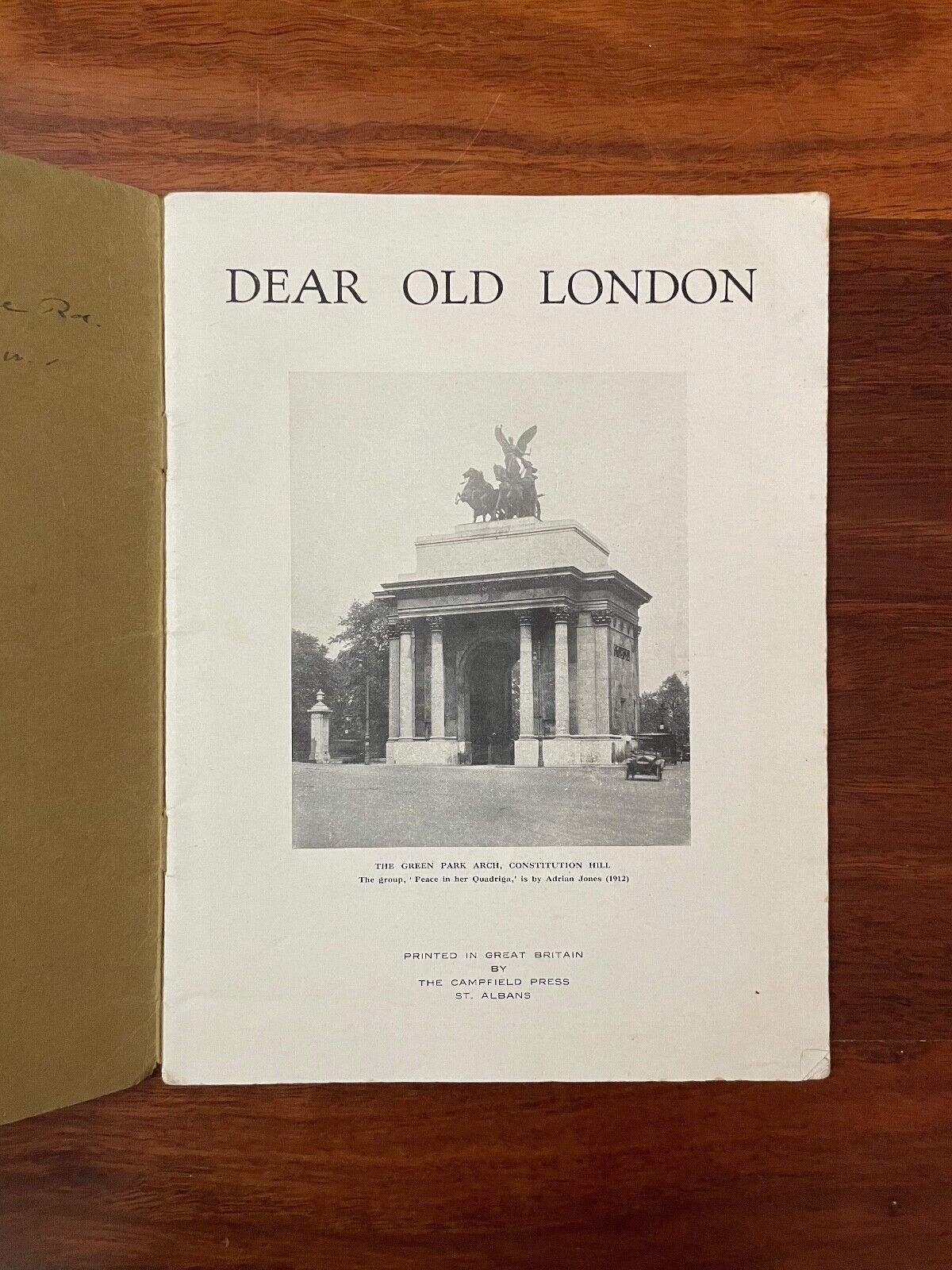 Dear Old London: 106 New Photographs - The Homeland Association