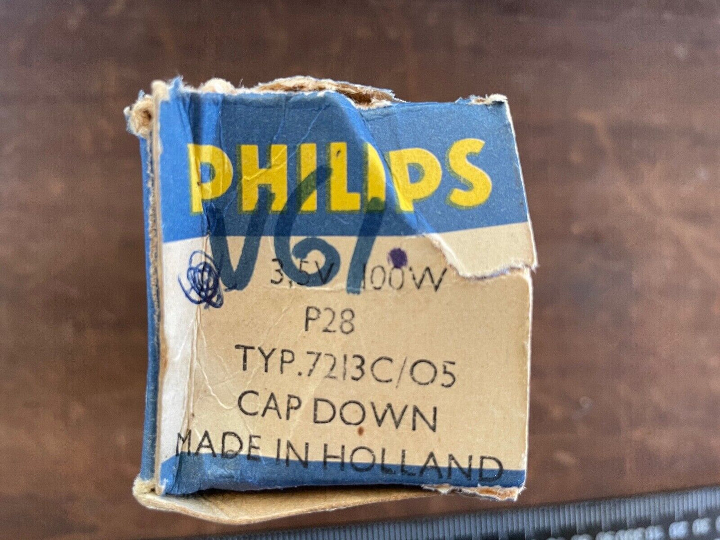 PHILIPS PROJECTOR LAMP 3.5V 100W P28 TYP.7213C/05 CAP DOWN MADE IN HOLLAND