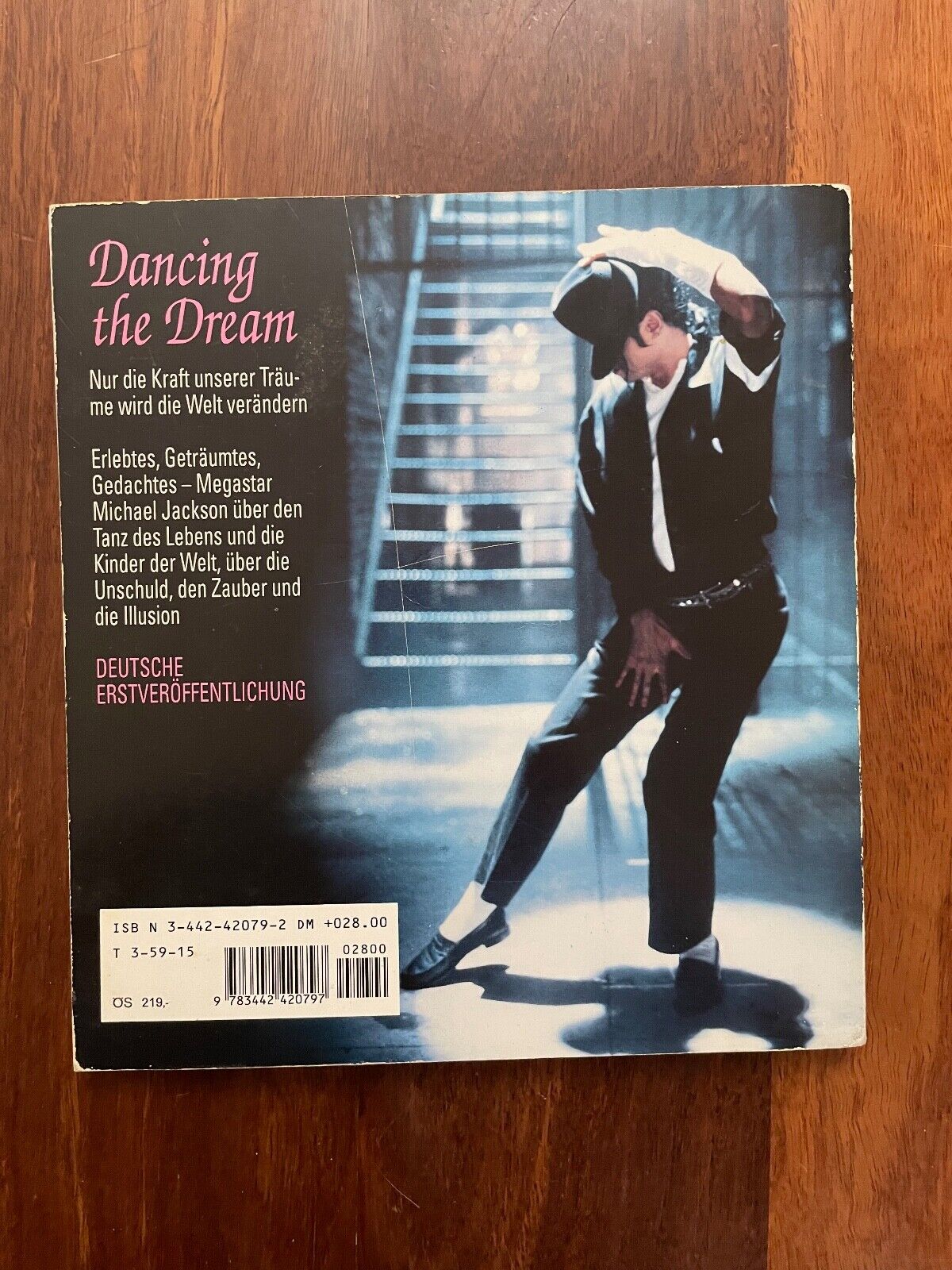 Michael Jackson: Dancing the Dream