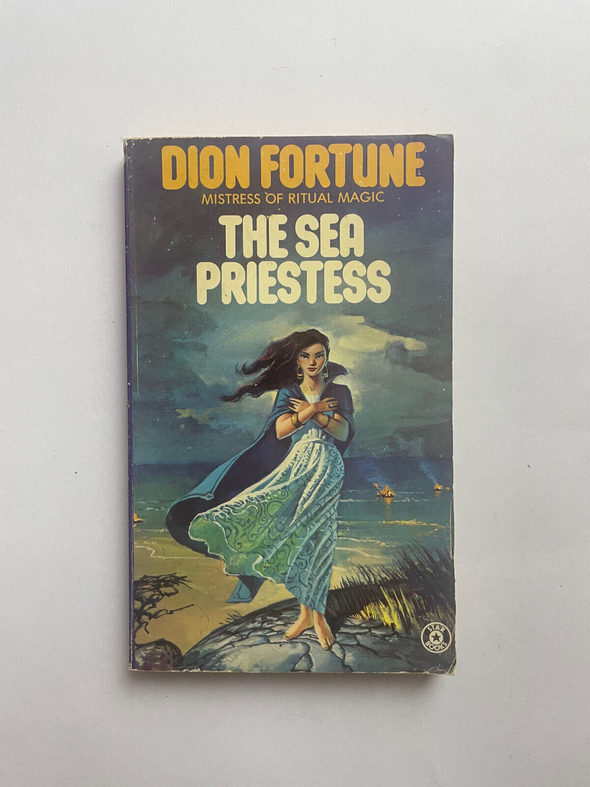 THE SEA PRIESTESS by Fortune, Dion Star Book 1976 collectible 0352398930