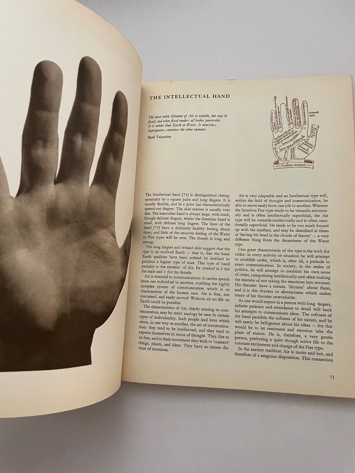 Book of the Hand an Illustrated History by Gettings, Fred