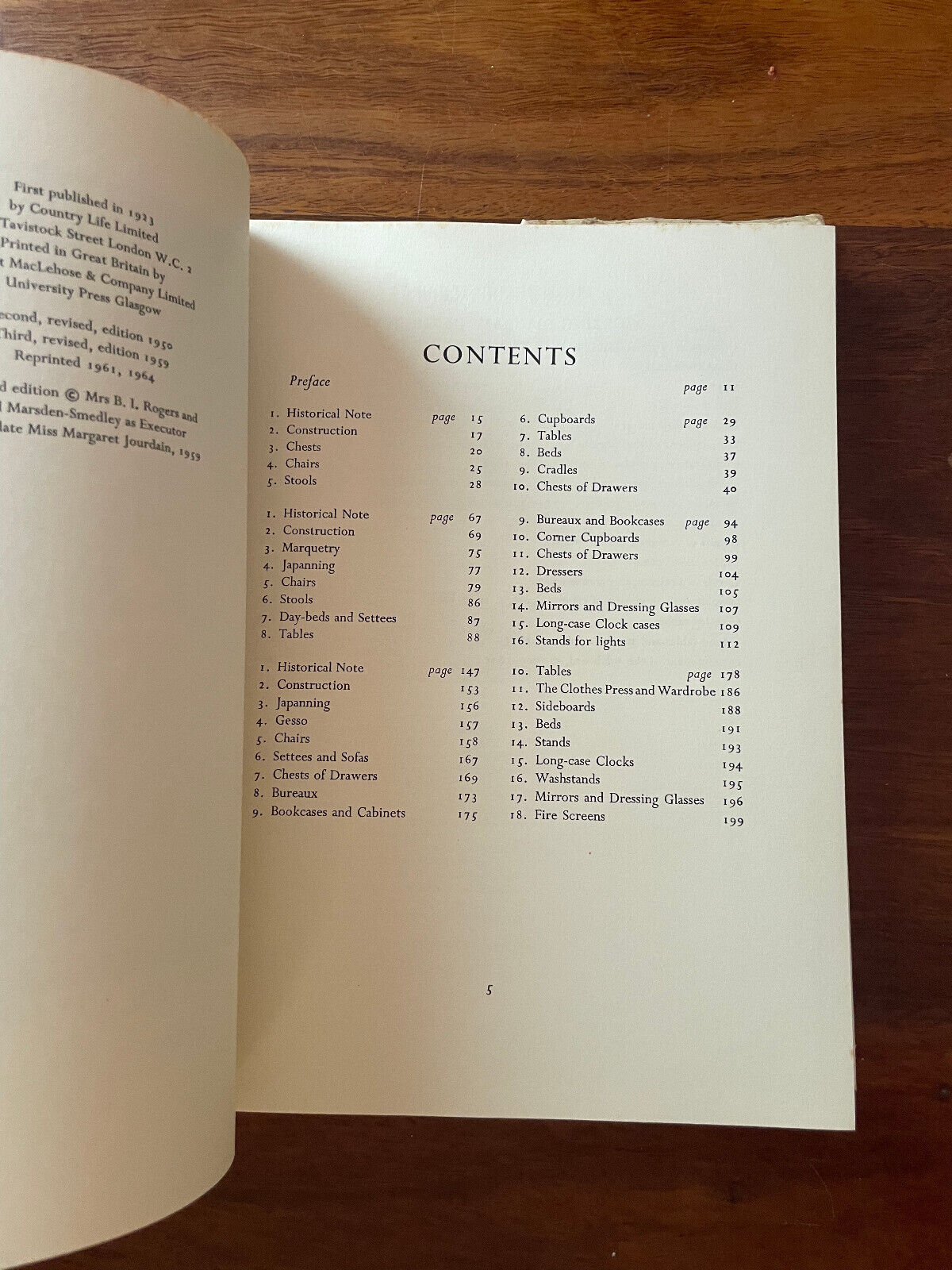 English Furniture by Rogers, John C.