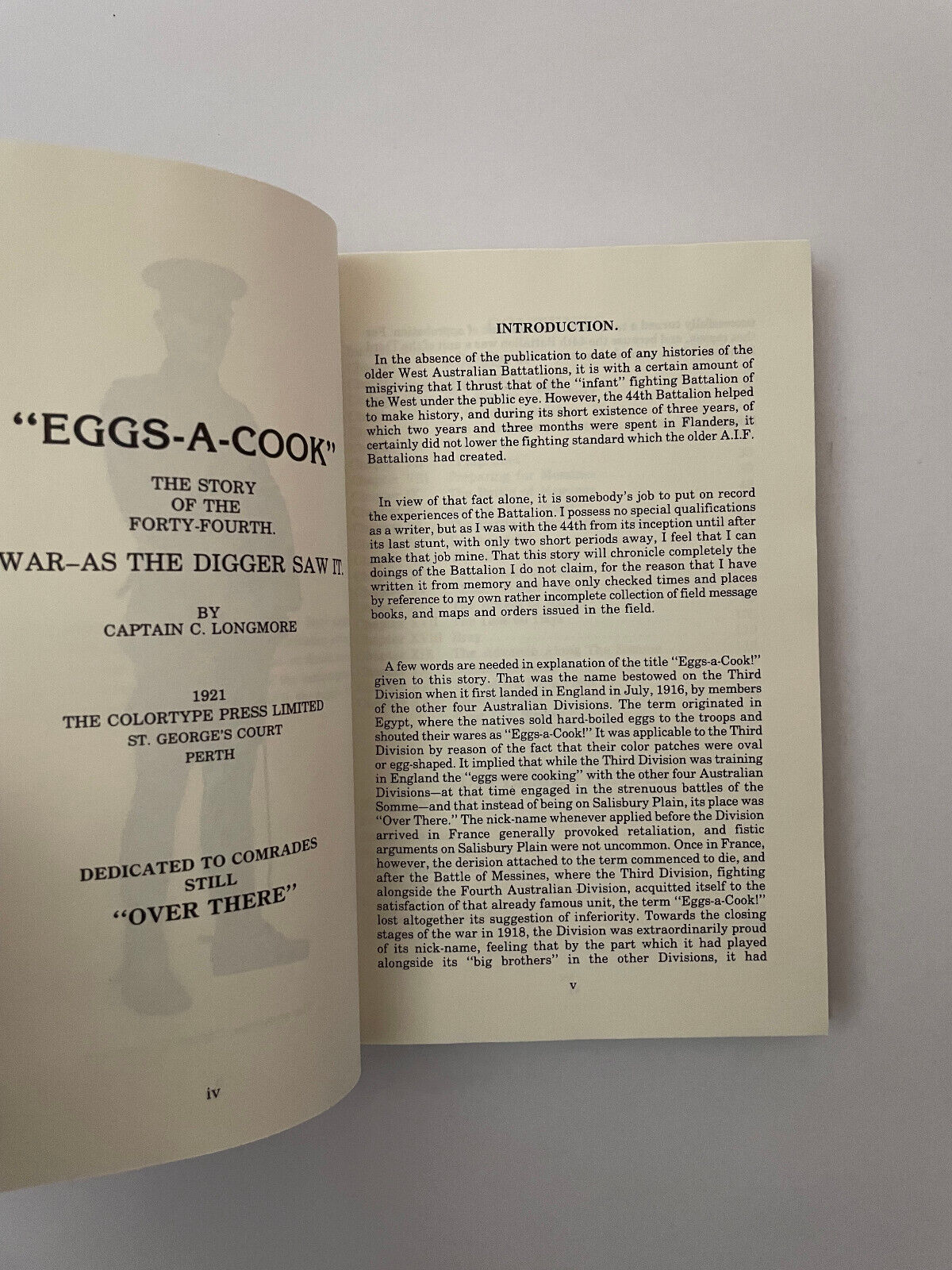 "Eggs-a-Cook". The story of the Forty-Fourth. War - as the digger saw it