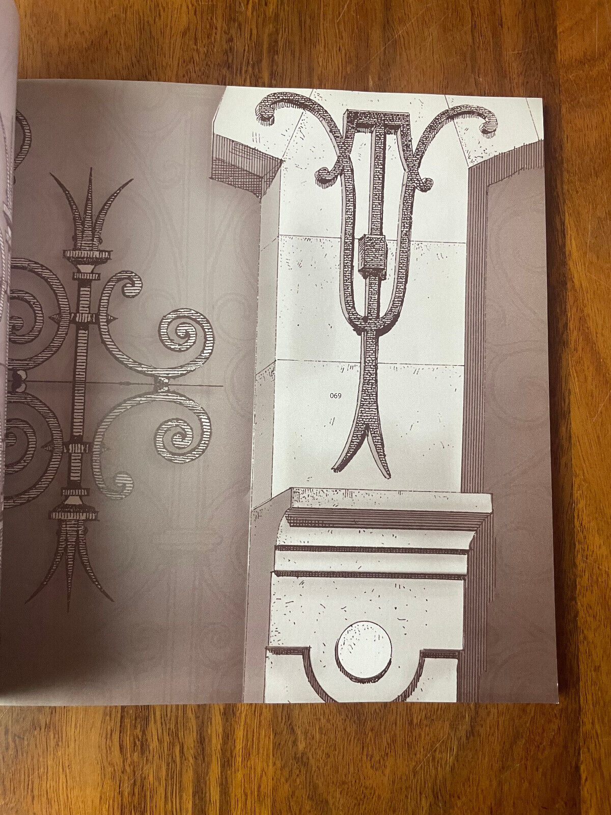 Artistry in Iron: 183 Designs, Includes CD-ROM (Dover Pictorial Archive) by Ra