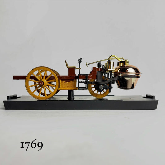 Old Fire Engine model from 1769 by Brumm