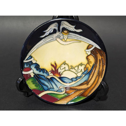 MOORCROFT POTTERY Circular pin dish 'While Shepherds Watch'