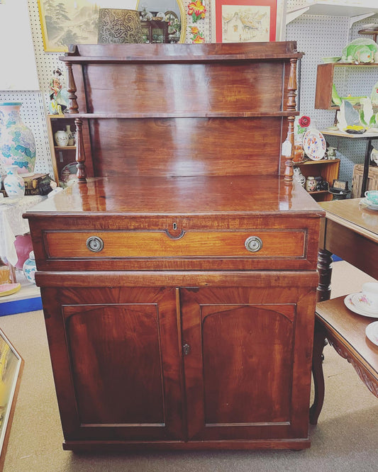 Georgian mahogany chiffonier