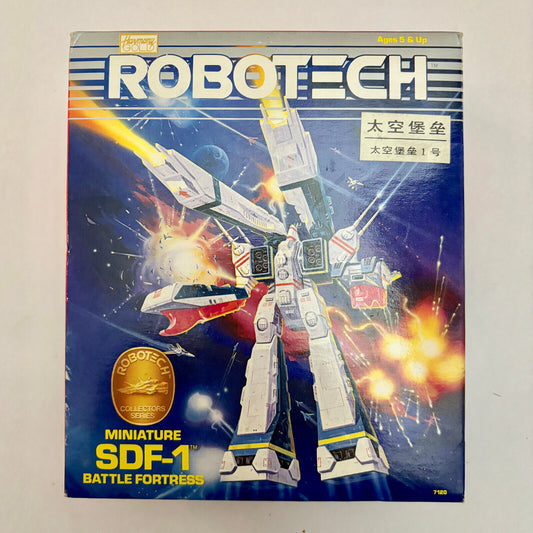 SDF-1 Miniature Battle Fortress Robotech 1985 Matchbox Macross Action Figure
