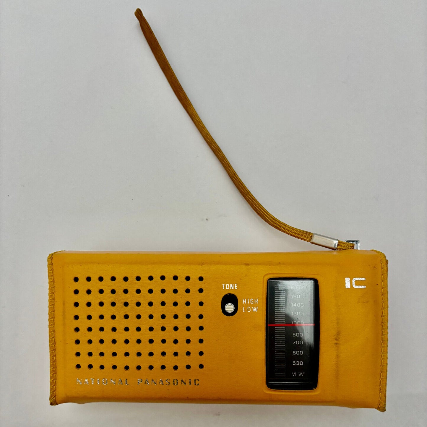 Restorable National Panasonic R-139 Portable Radio in rare yellow