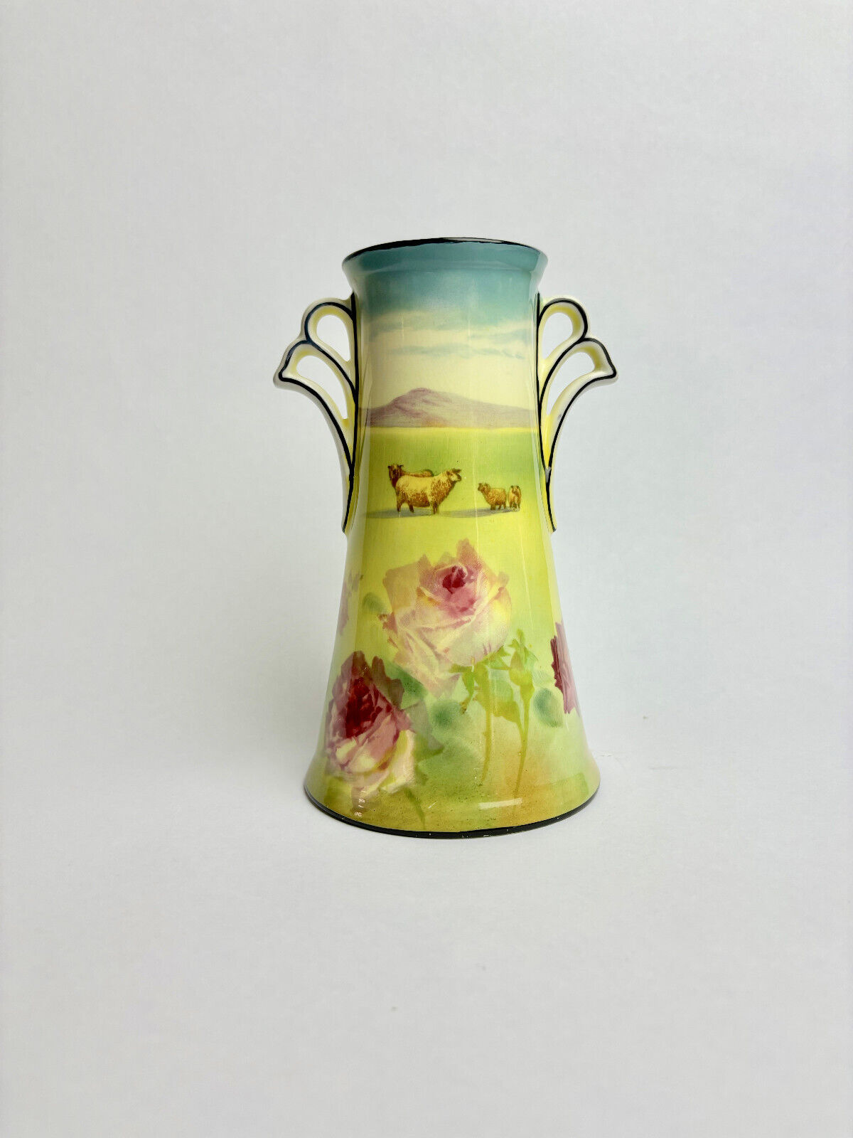 Royal Doulton Vase Sheep Roses 17cm
