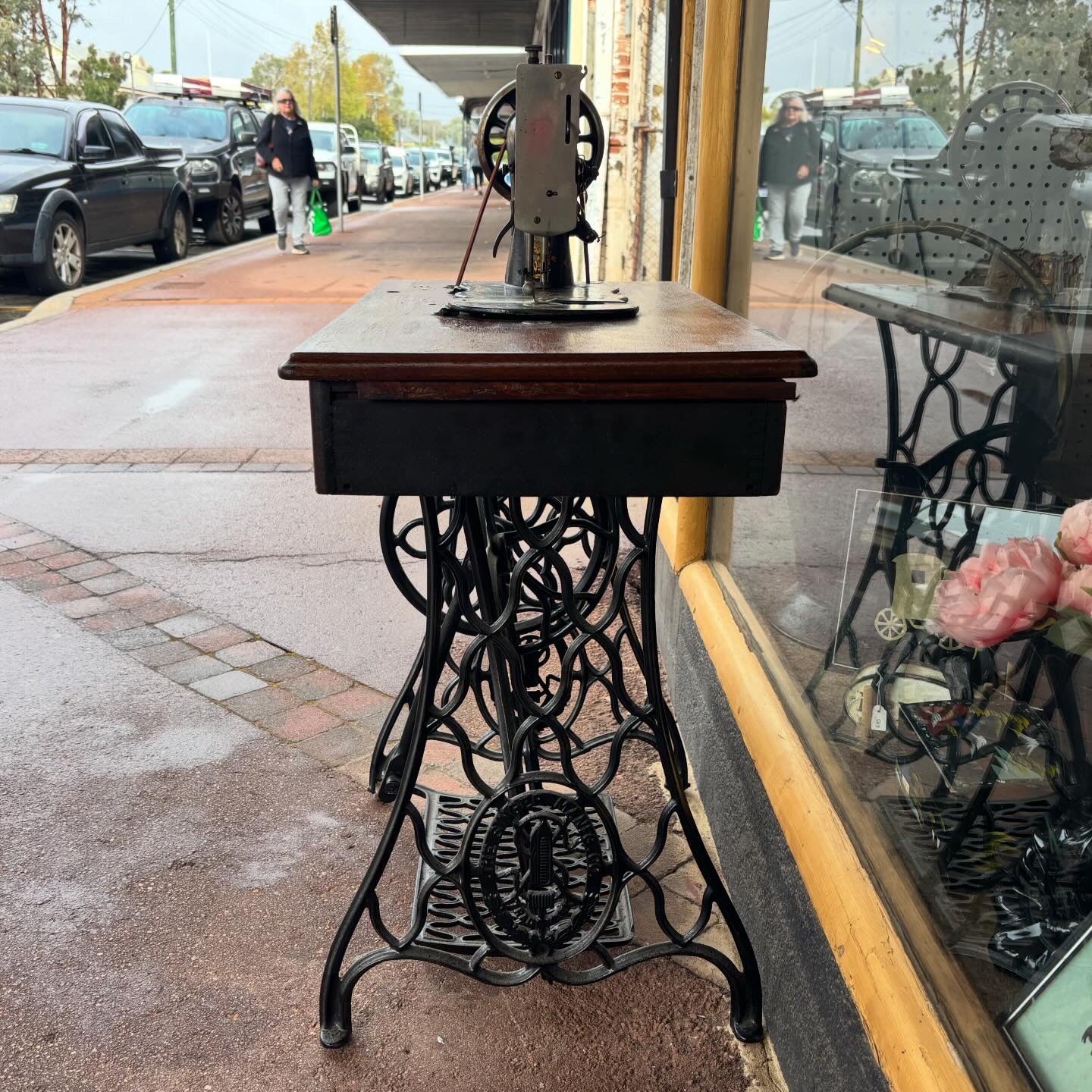 Singer Treadle Sewing Machine with Cast Iron Base & Timber Top