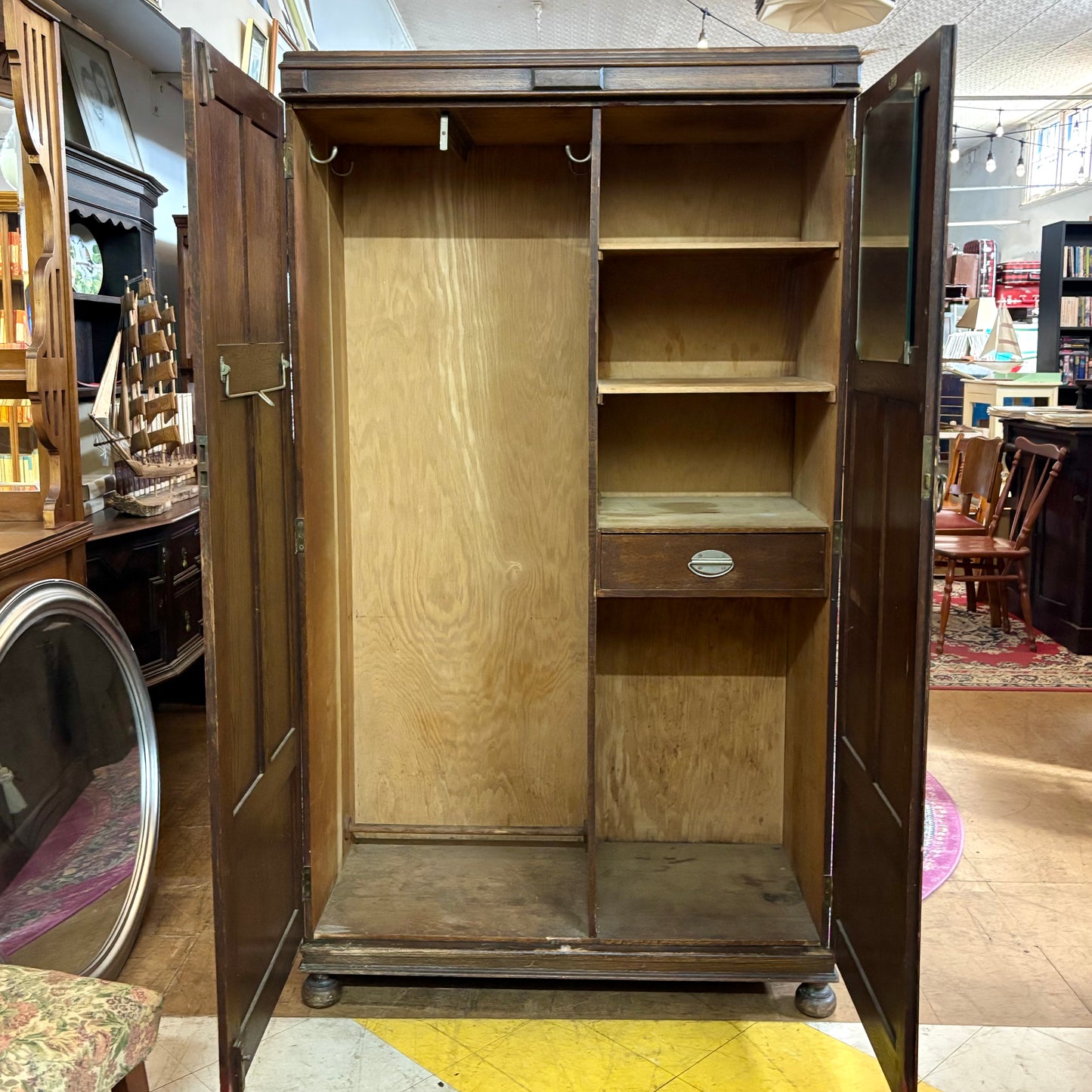 Antique Oak Gentleman’s Wardrobe / Compact Armoire