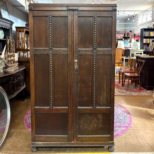 Antique Oak Gentleman’s Wardrobe / Compact Armoire