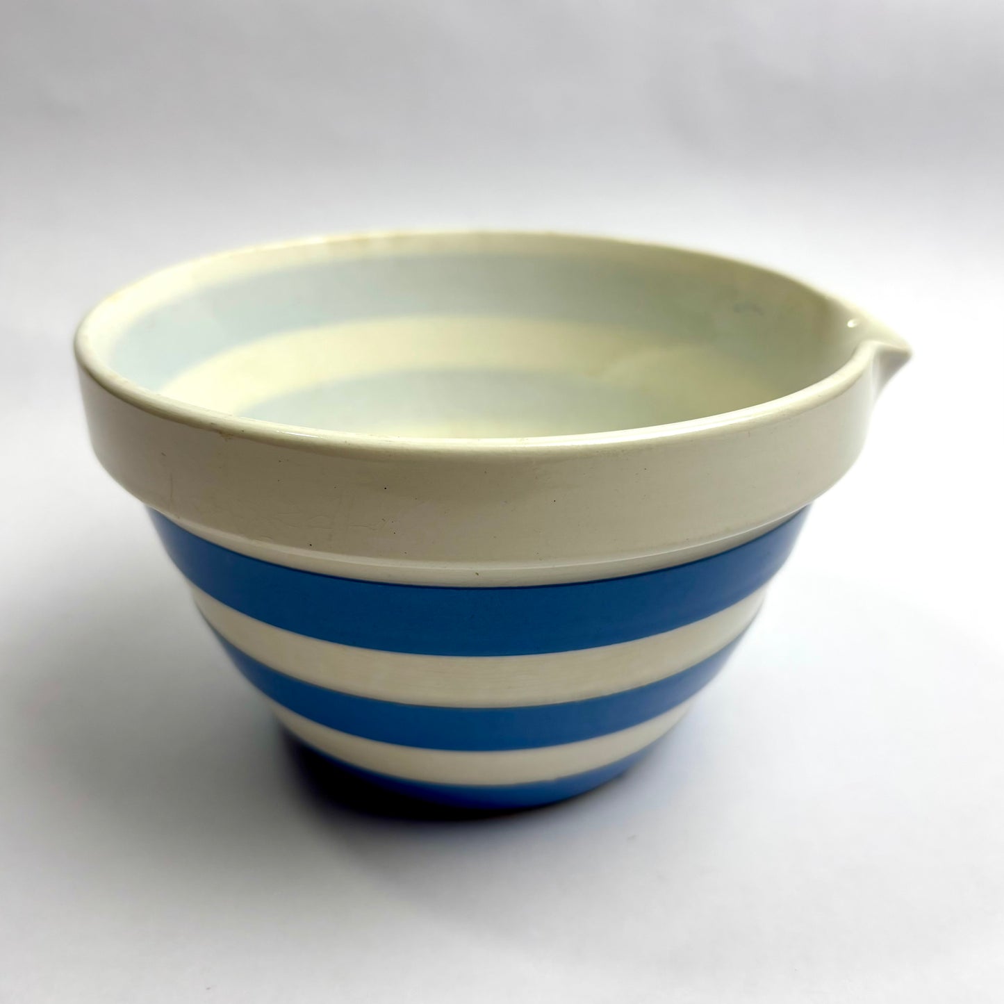 Cornishware Mixing Bowl 16 cm – Pre-1967 T.G. Green England