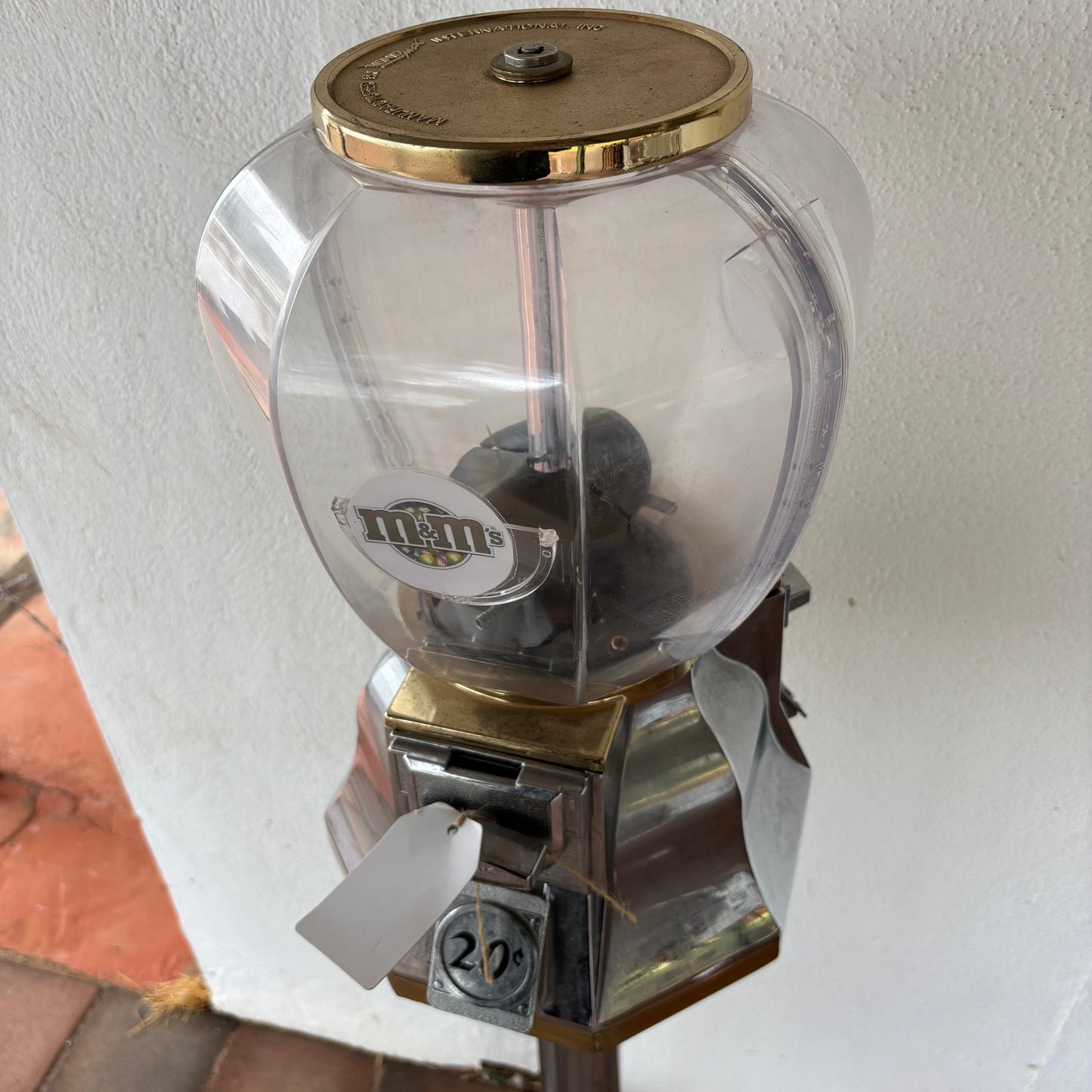 Vintage Vend-Rite Floor Standing Gumball Vending Machine with Stand & Key – 20¢ Coin Operation