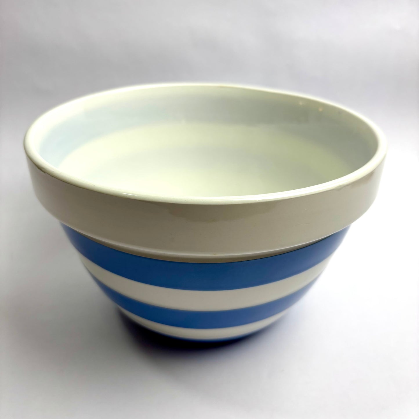 Cornishware Mixing Bowl 21 cm – Pre-1967 T.G. Green England