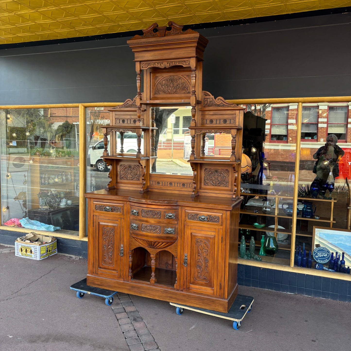 Victorian Carved Walnut Mirror Back Sideboard / Buffet c.1900