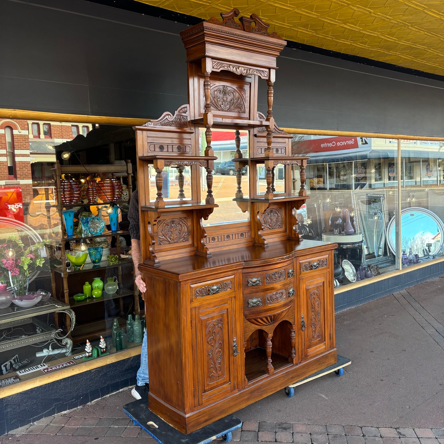 Victorian Carved Walnut Mirror Back Sideboard / Buffet c.1900