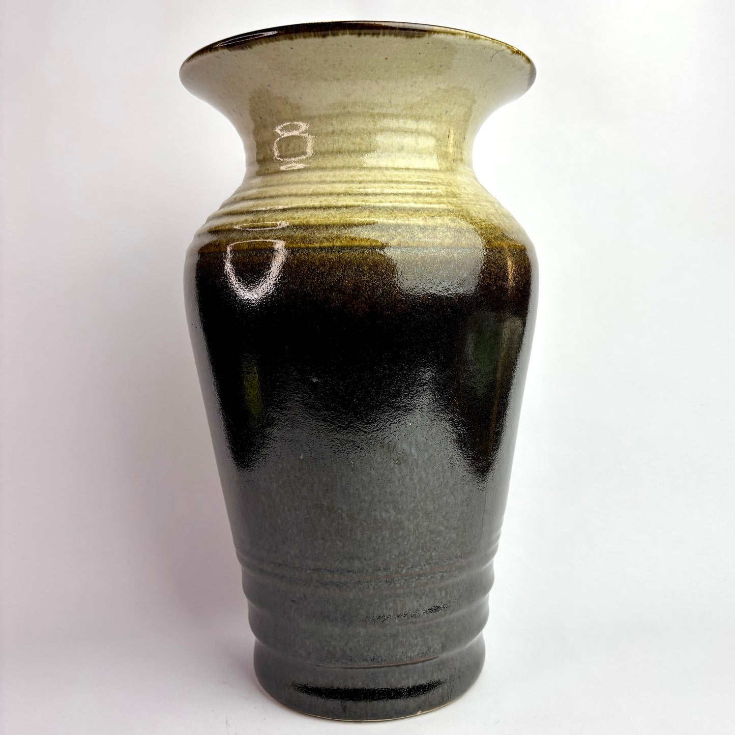 Höf Pottery Vase – 28cm – Olive & Charcoal Glaze – Western Australia Studio Ceramic
