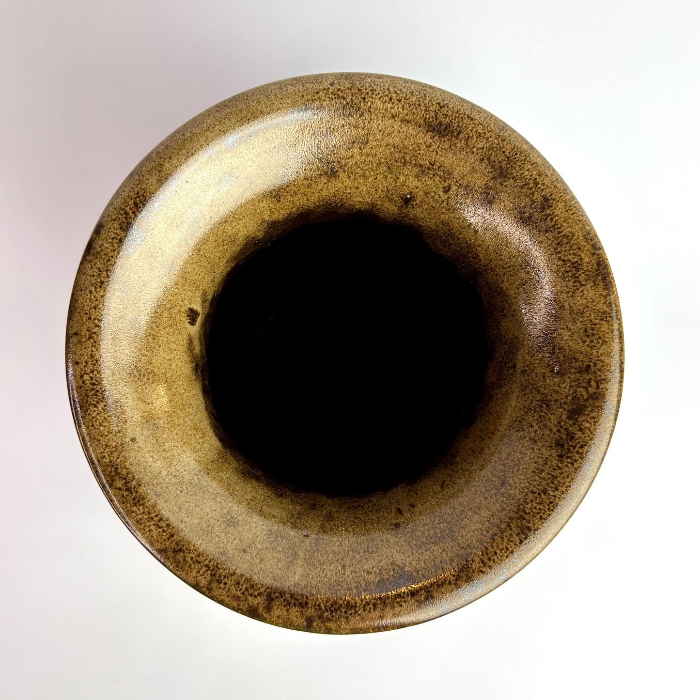 Höf Pottery Vase – 22cm – Cream & Iron Glaze – Western Australia Studio Ceramic