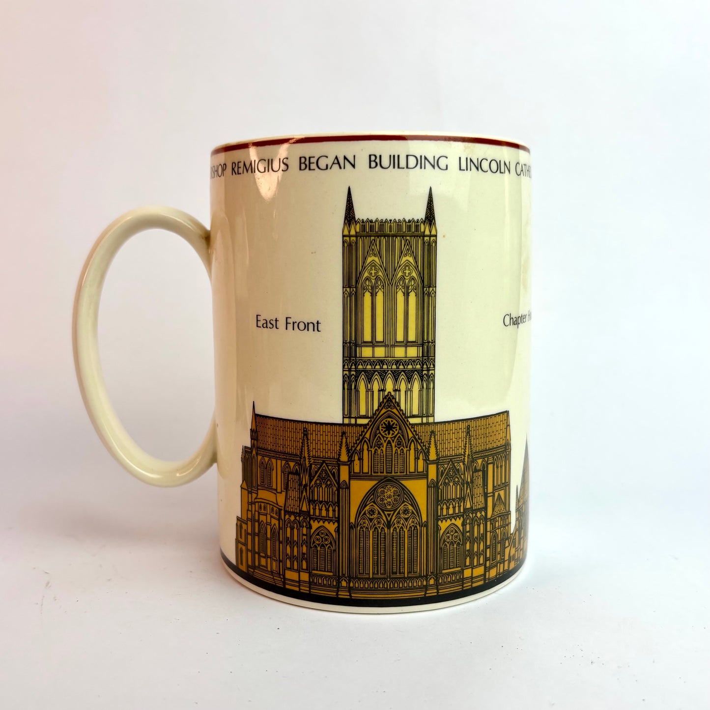 Wedgwood Lincoln Cathedral Mug – 900th Anniversary Commemorative, Queen’s Ware, England 1972