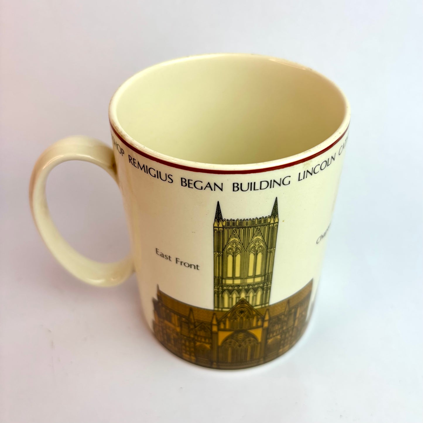 Wedgwood Lincoln Cathedral Mug – 900th Anniversary Commemorative, Queen’s Ware, England 1972