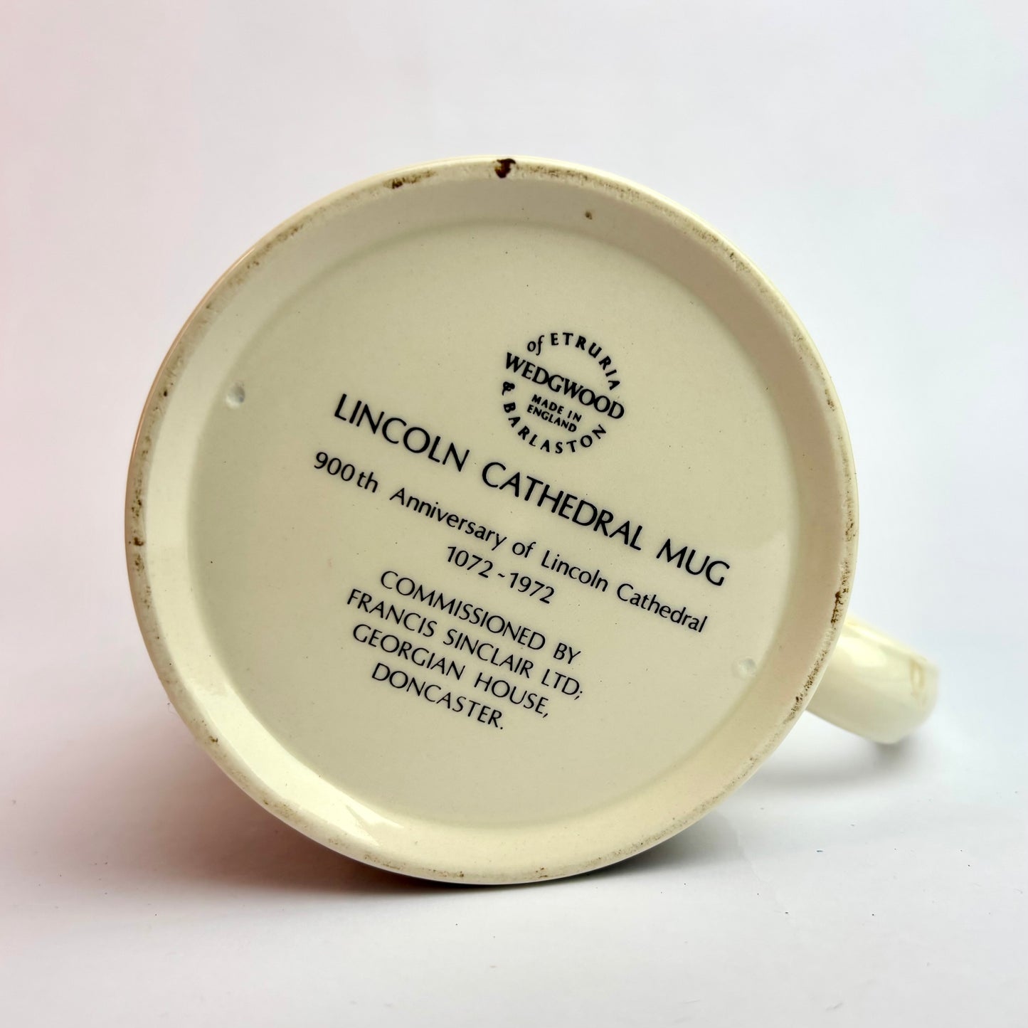 Wedgwood Lincoln Cathedral Mug – 900th Anniversary Commemorative, Queen’s Ware, England 1972