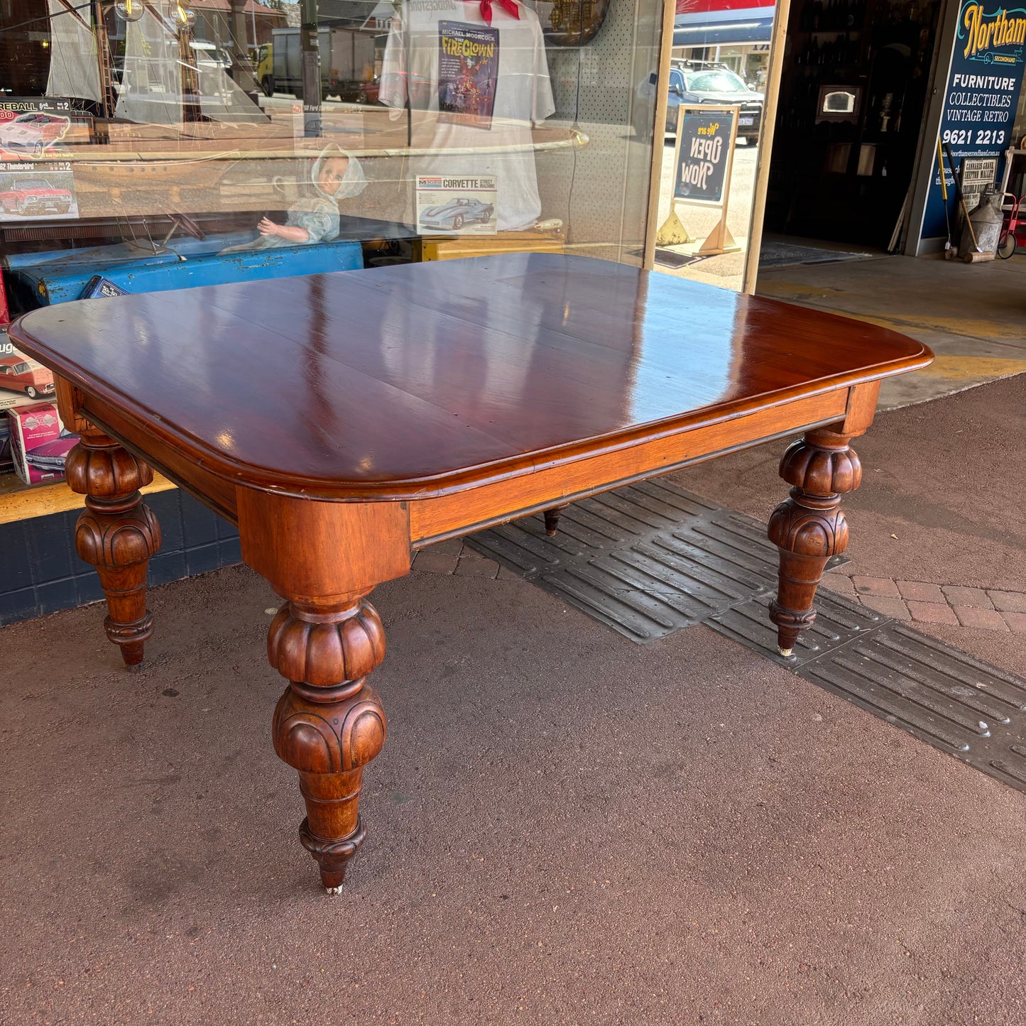 Victorian Cedar Dining Table c.1870 | 140cm x 120cm