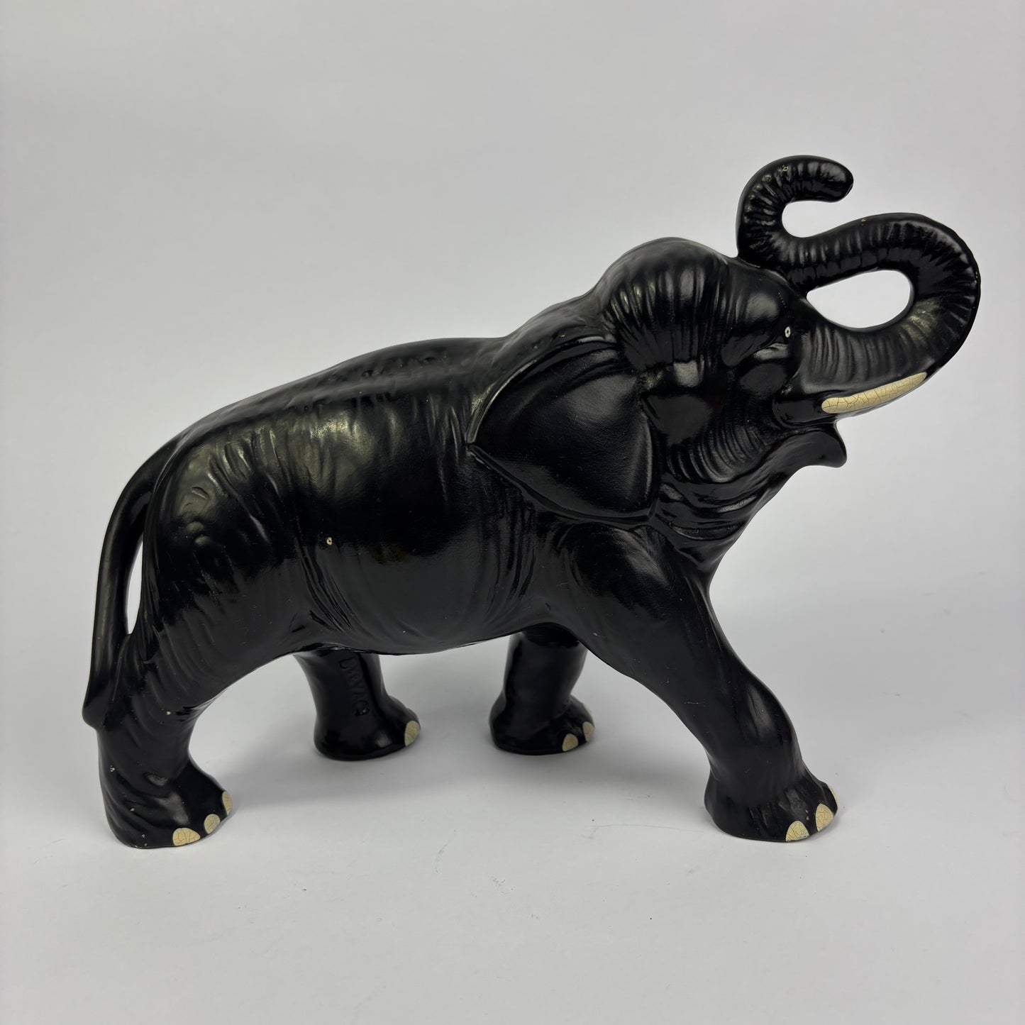 Pair of Vintage SylvaC Black Elephant Figurines No. 77 – Made in England